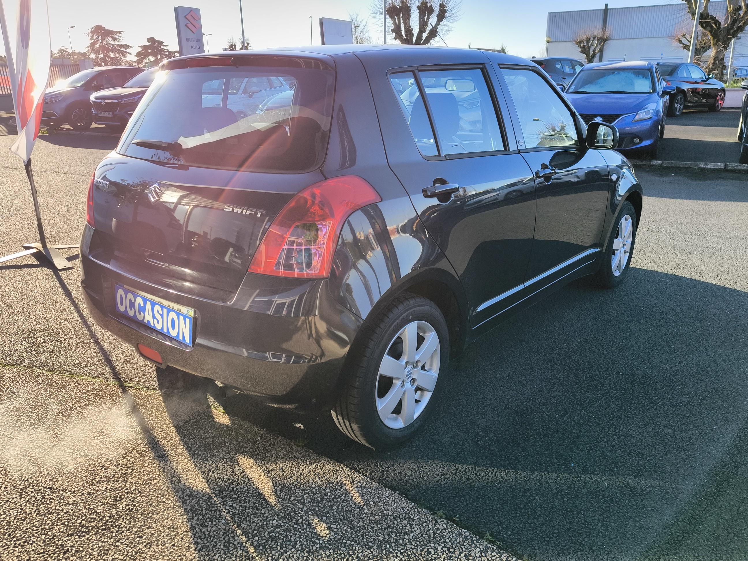 SUZUKI Swift 1.3 GL - Véhicule Occasion Océane Auto