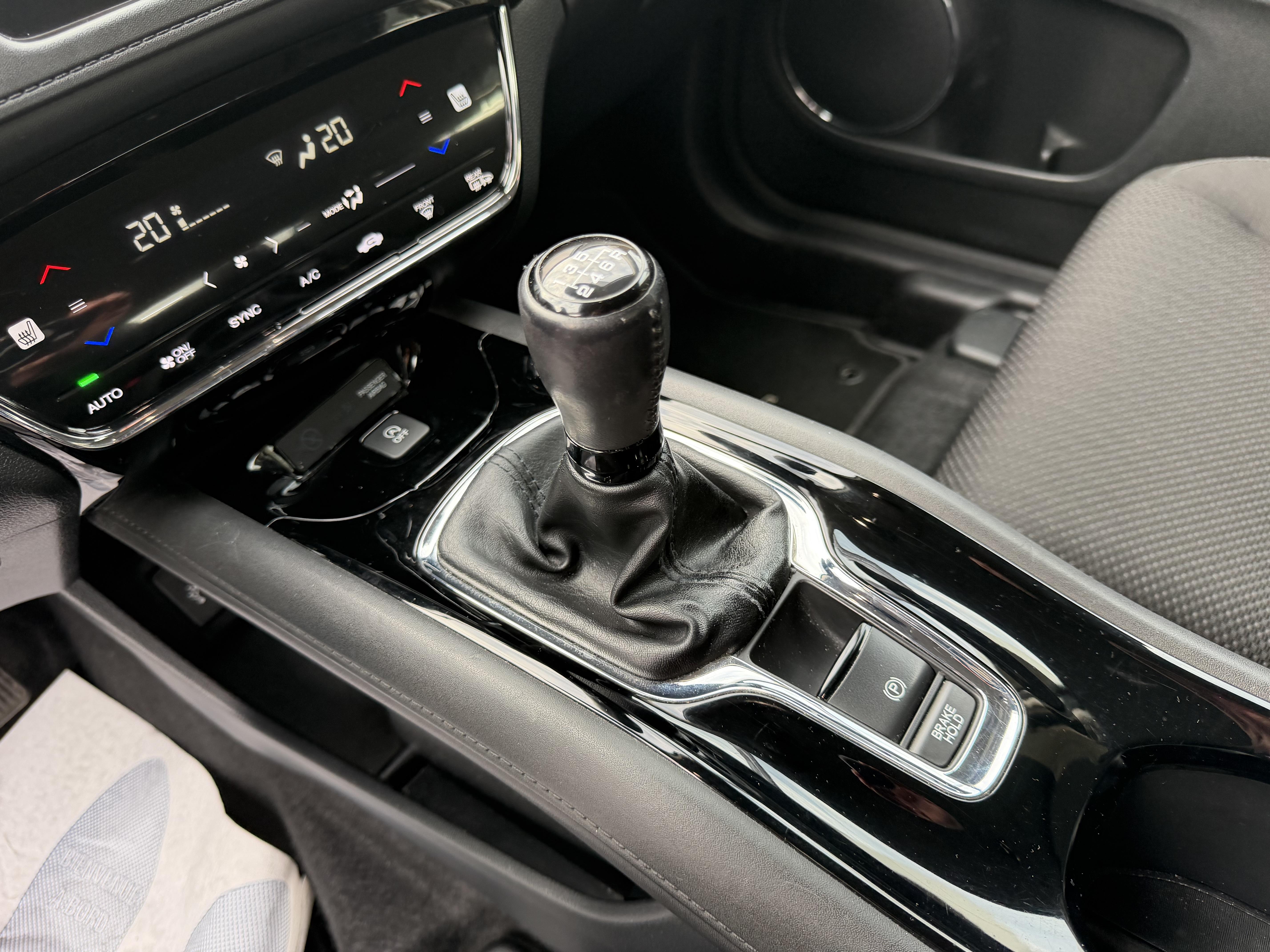 HONDA HR-V 1.6  i-DTEC Executive - Véhicule Occasion Océane Auto