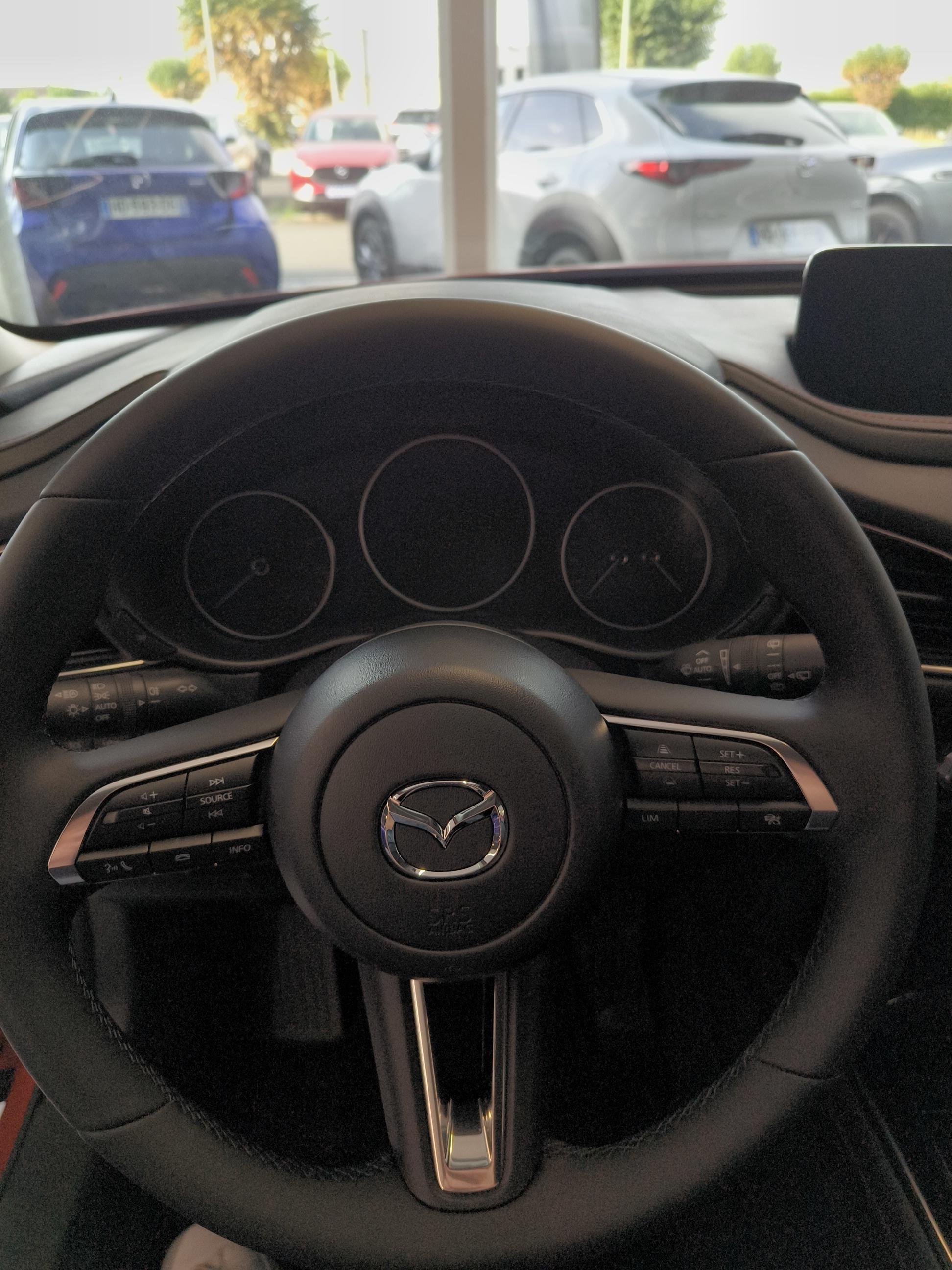 MAZDA CX-30 2.0L e-SKYACTIV X M Hybrid 186 ch 4x2 BVA6 Homura - Véhicule Occasion - Océane Auto MAZDA CX-30 2.0L e-SKYACTIV X M Hybrid 186 ch 4x2 BVA6 Homura - Véhicule Occasion Océane Auto