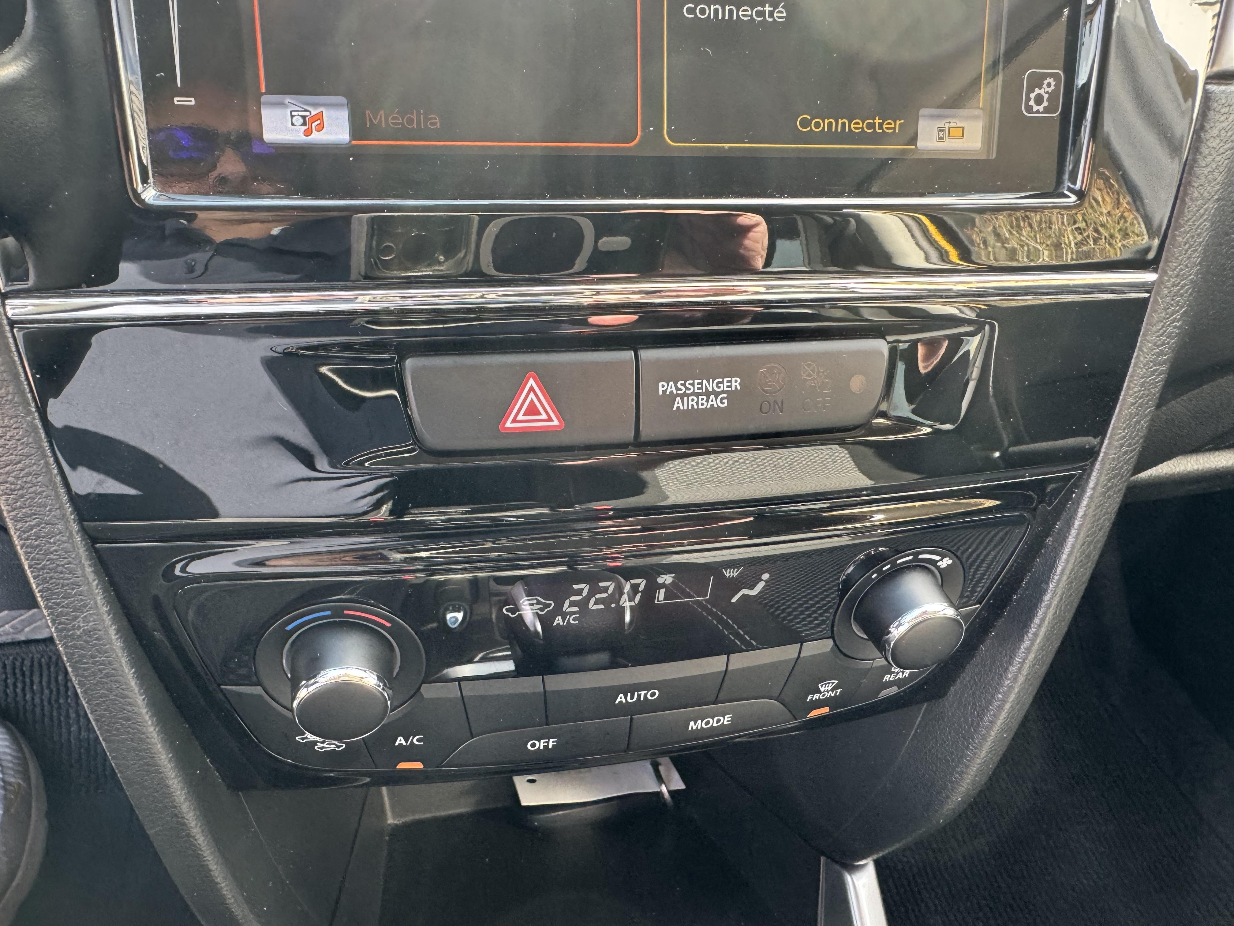 SUZUKI Vitara 1.5 Dualjet Hybrid Auto Privilège - Véhicule Occasion - Océane Auto SUZUKI Vitara 1.5 Dualjet Hybrid Auto Privilège - Véhicule Occasion Océane Auto