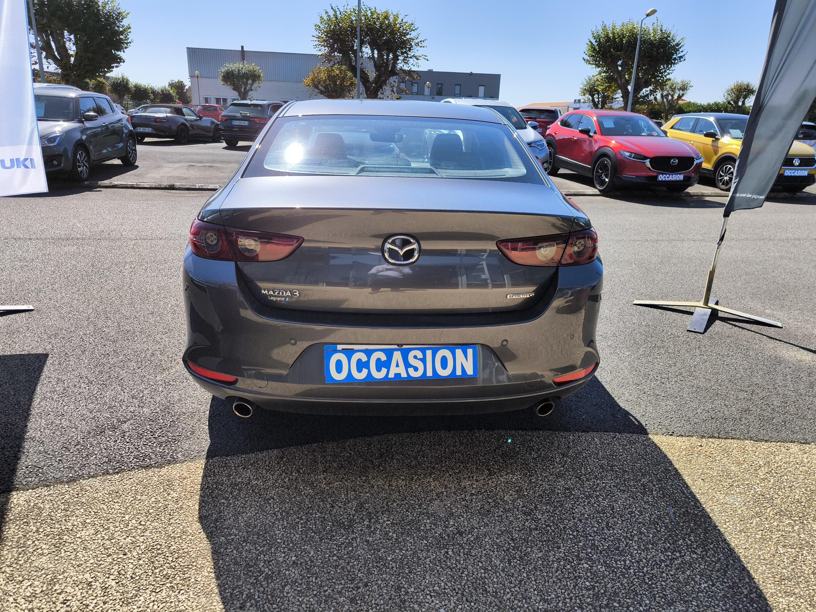 MAZDA Mazda3 Berline 2.0L SKYACTIV-G M Hybrid 122 ch BVA6 Inspiration - Véhicule Occasion - Océane Auto MAZDA Mazda3 Berline 2.0L SKYACTIV-G M Hybrid 122 ch BVA6 Inspiration - Véhicule Occasion Océane Auto