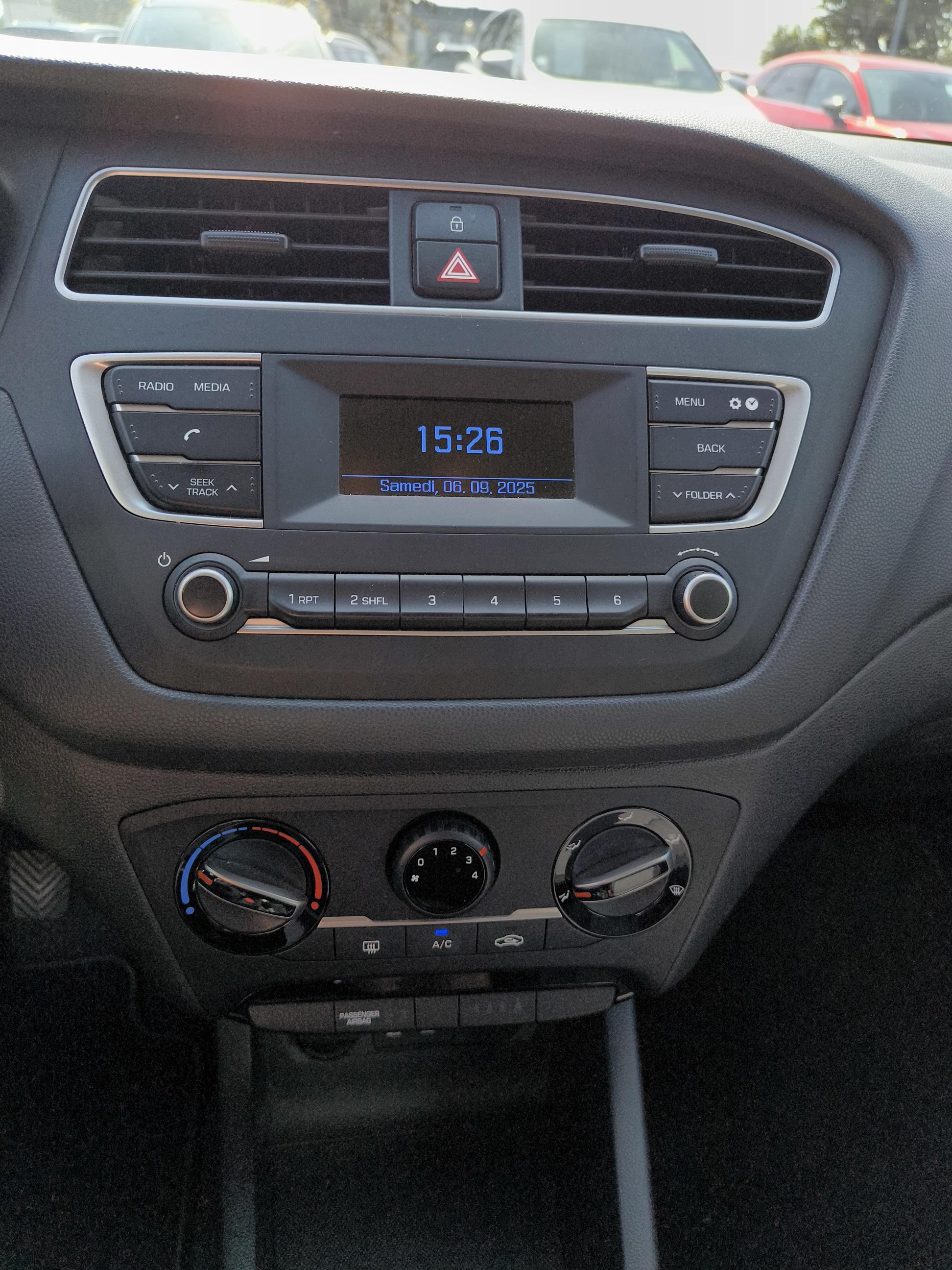 HYUNDAI i20 1.2 75 Initia - Véhicule Occasion - Océane Auto HYUNDAI i20 1.2 75 Initia - Véhicule Occasion Océane Auto