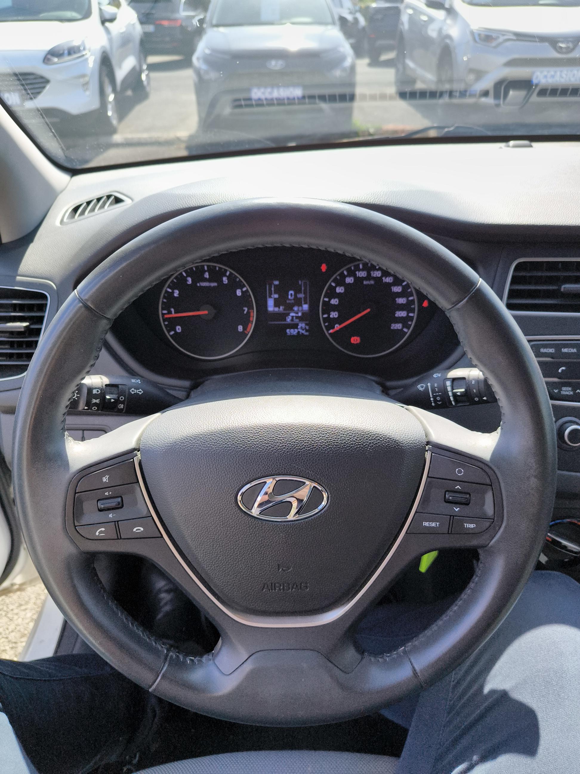 HYUNDAI i20 1.2 75 Initia - Véhicule Occasion - Océane Auto HYUNDAI i20 1.2 75 Initia - Véhicule Occasion Océane Auto