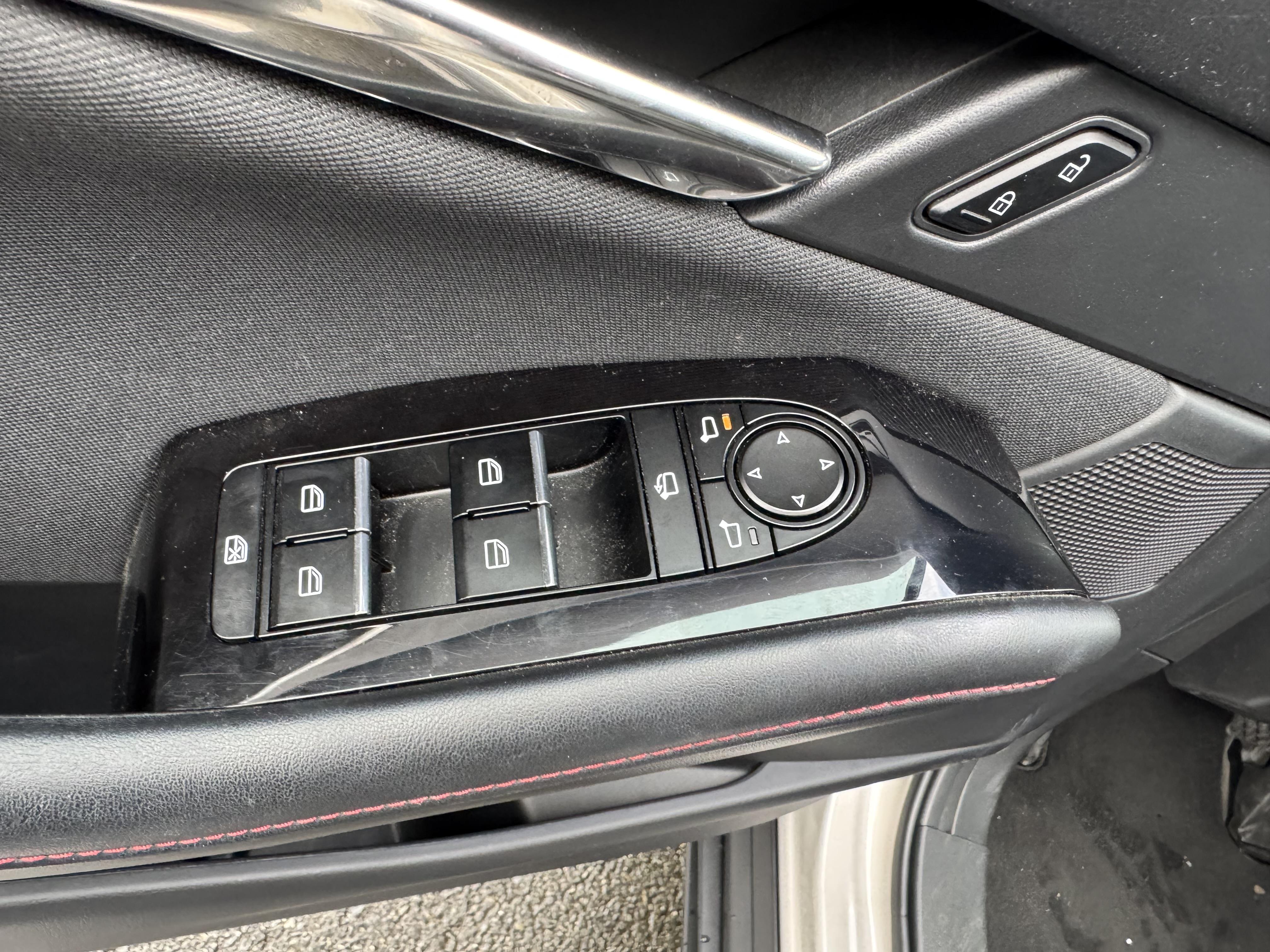 MAZDA CX-30 2.0L e-SKYACTIV X M Hybrid 186 ch 4x2 BVA6 Homura - Véhicule Occasion - Océane Auto MAZDA CX-30 2.0L e-SKYACTIV X M Hybrid 186 ch 4x2 BVA6 Homura - Véhicule Occasion Océane Auto