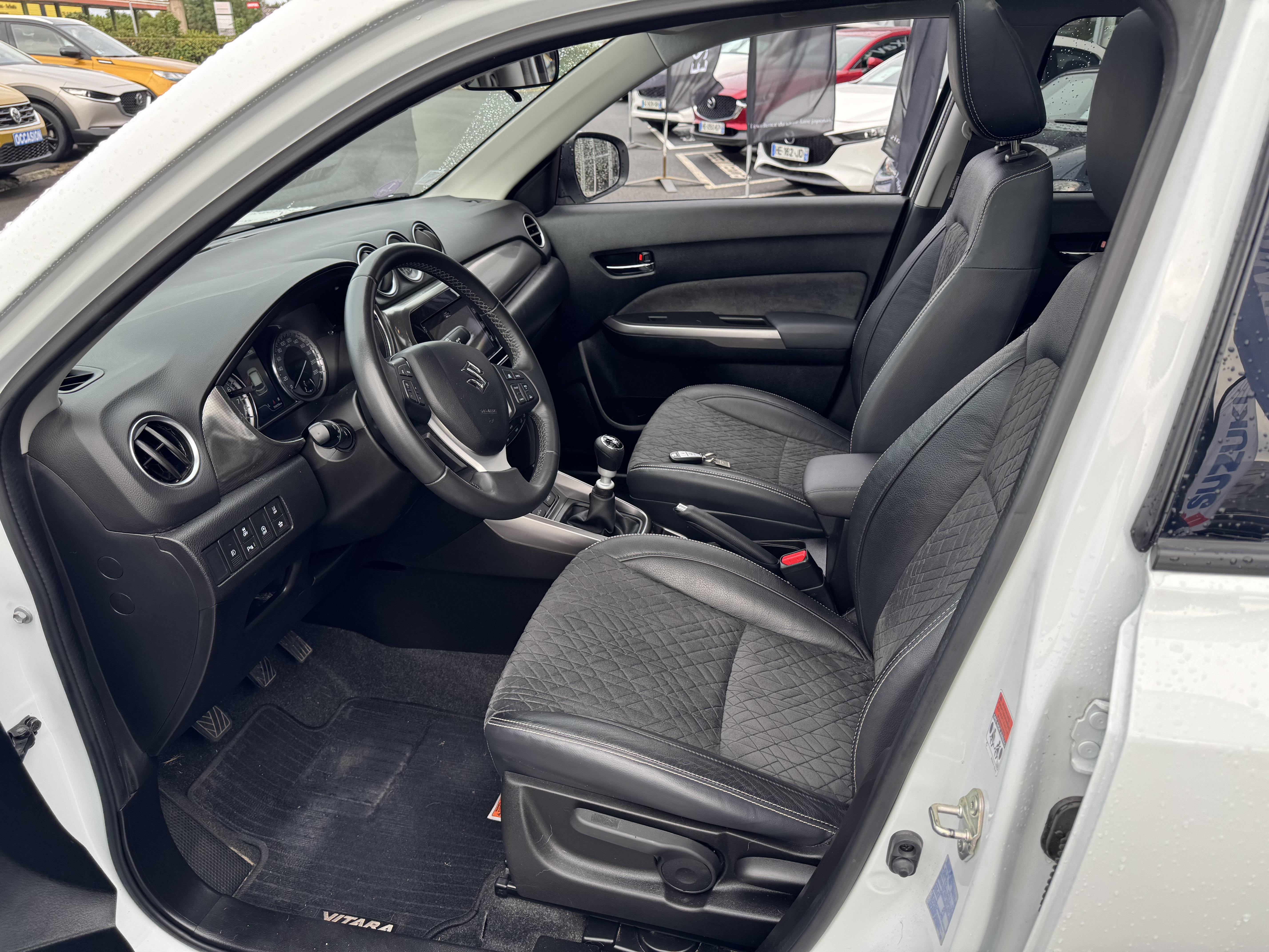 SUZUKI Vitara 1.4 Boosterjet Hybrid Style - Véhicule Occasion - Océane Auto SUZUKI Vitara 1.4 Boosterjet Hybrid Style - Véhicule Occasion Océane Auto