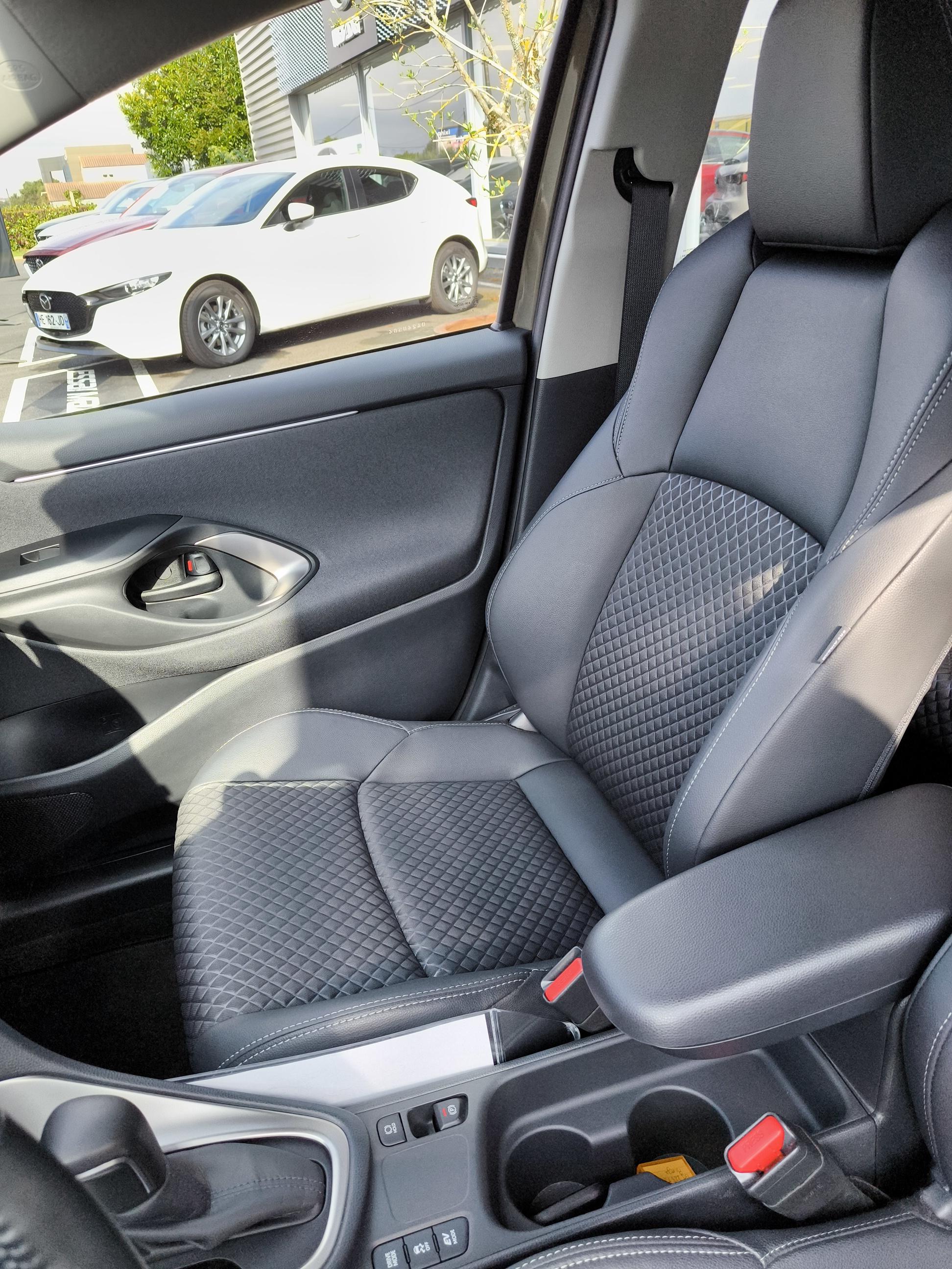 MAZDA Mazda2 Hybrid 1.5L CVT 116 ch Agile Pack Confort & Safety - Véhicule Occasion Océane Auto