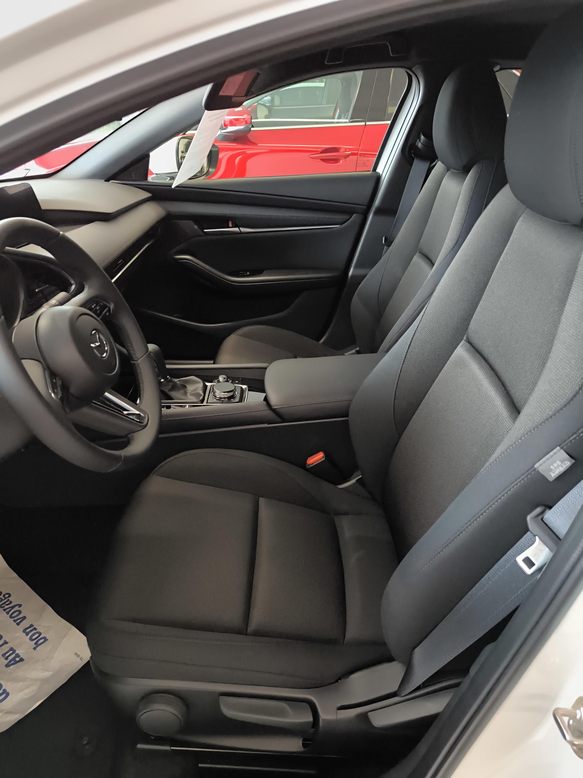 MAZDA Mazda3 5 portes 2.5L e-SKYACTIV-G M Hybrid 140 ch BVA6 Prime-Line - Véhicule Occasion - Océane Auto MAZDA Mazda3 5 portes 2.5L e-SKYACTIV-G M Hybrid 140 ch BVA6 Prime-Line - Véhicule Occasion Océane Auto