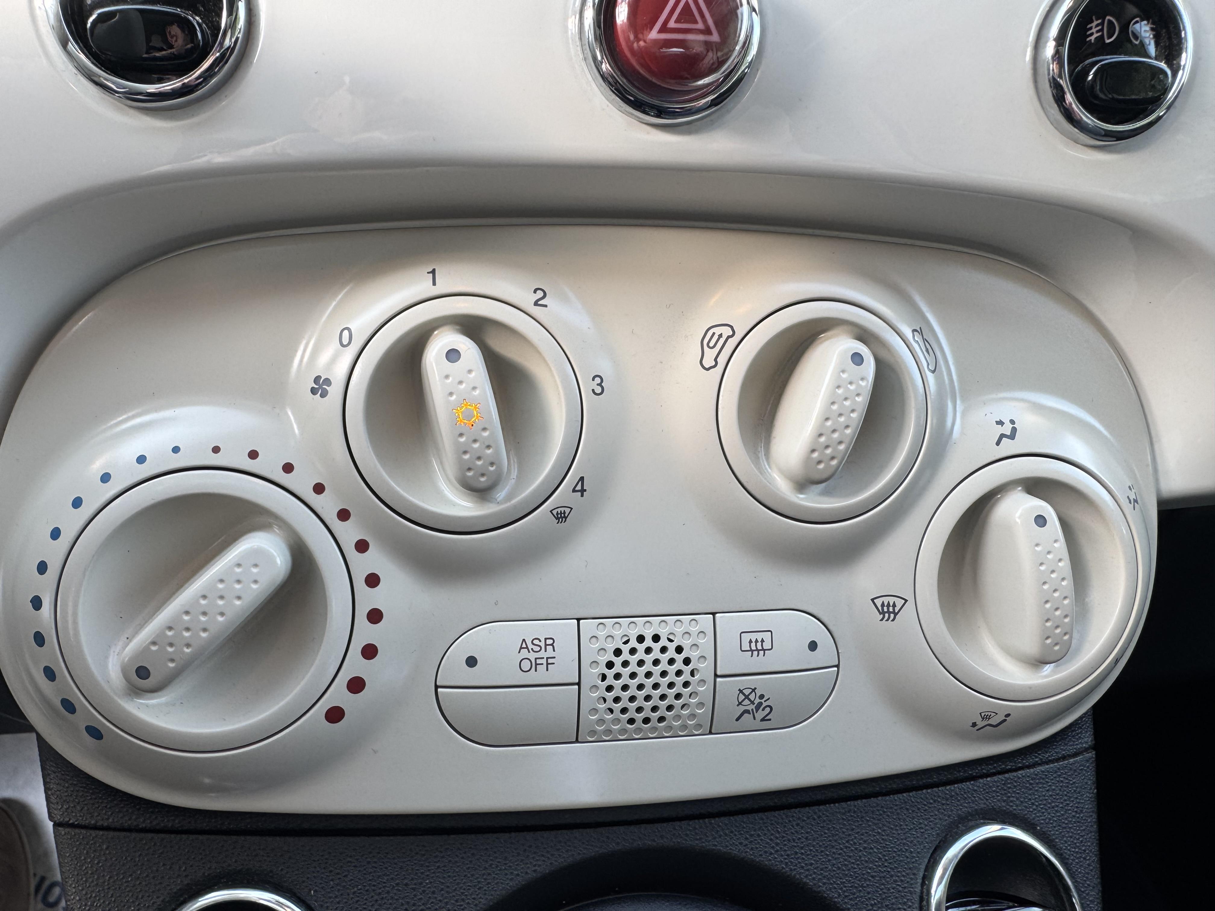 FIAT 500 1.2 69 ch Eco Pack Lounge - Véhicule Occasion - Océane Auto FIAT 500 1.2 69 ch Eco Pack Lounge - Véhicule Occasion Océane Auto