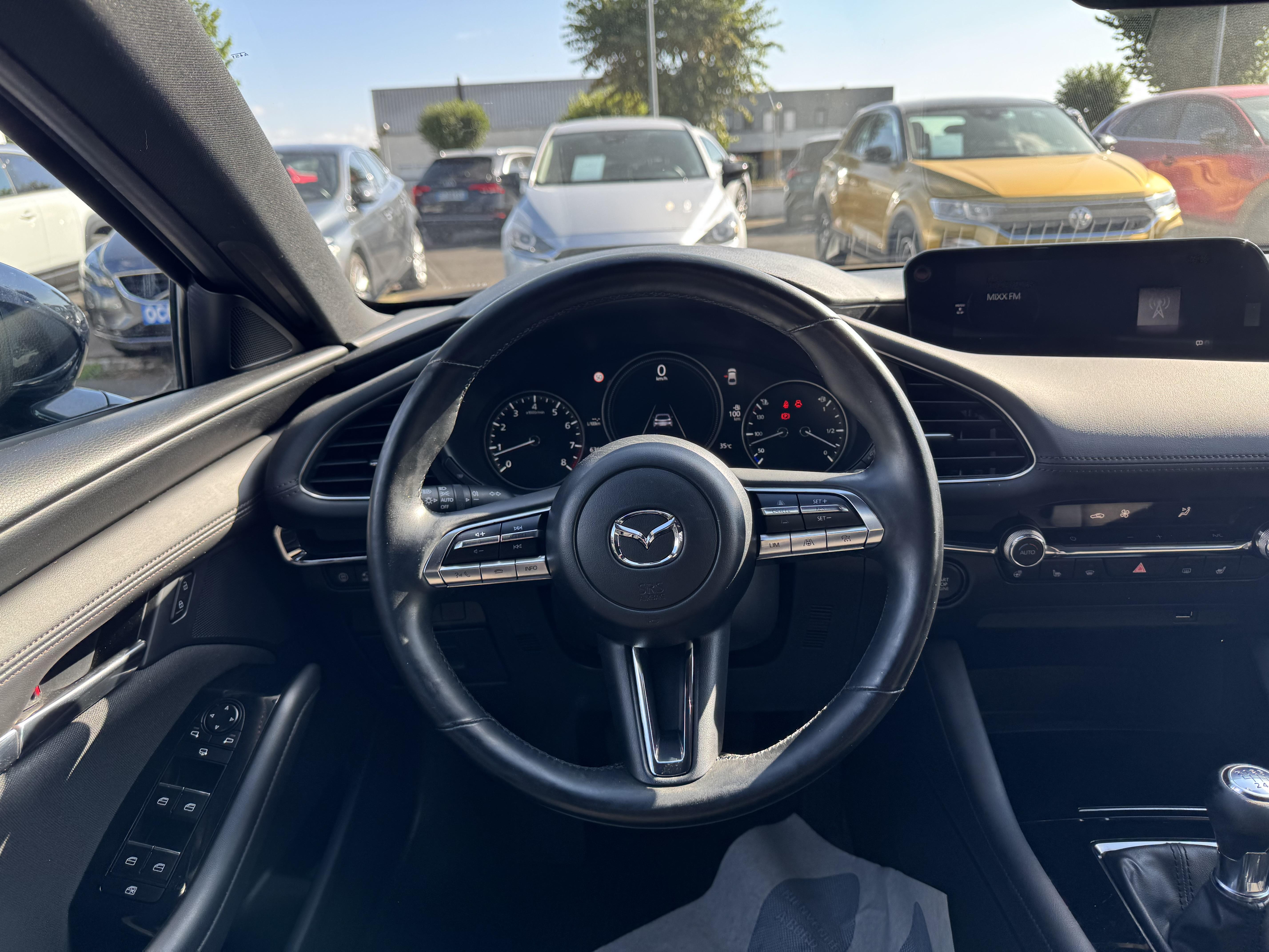 MAZDA Mazda3 5 portes 2.0L SKYACTIV-G M Hybrid 122 ch BVM6 Style - Véhicule Occasion - Océane Auto MAZDA Mazda3 5 portes 2.0L SKYACTIV-G M Hybrid 122 ch BVM6 Style - Véhicule Occasion Océane Auto