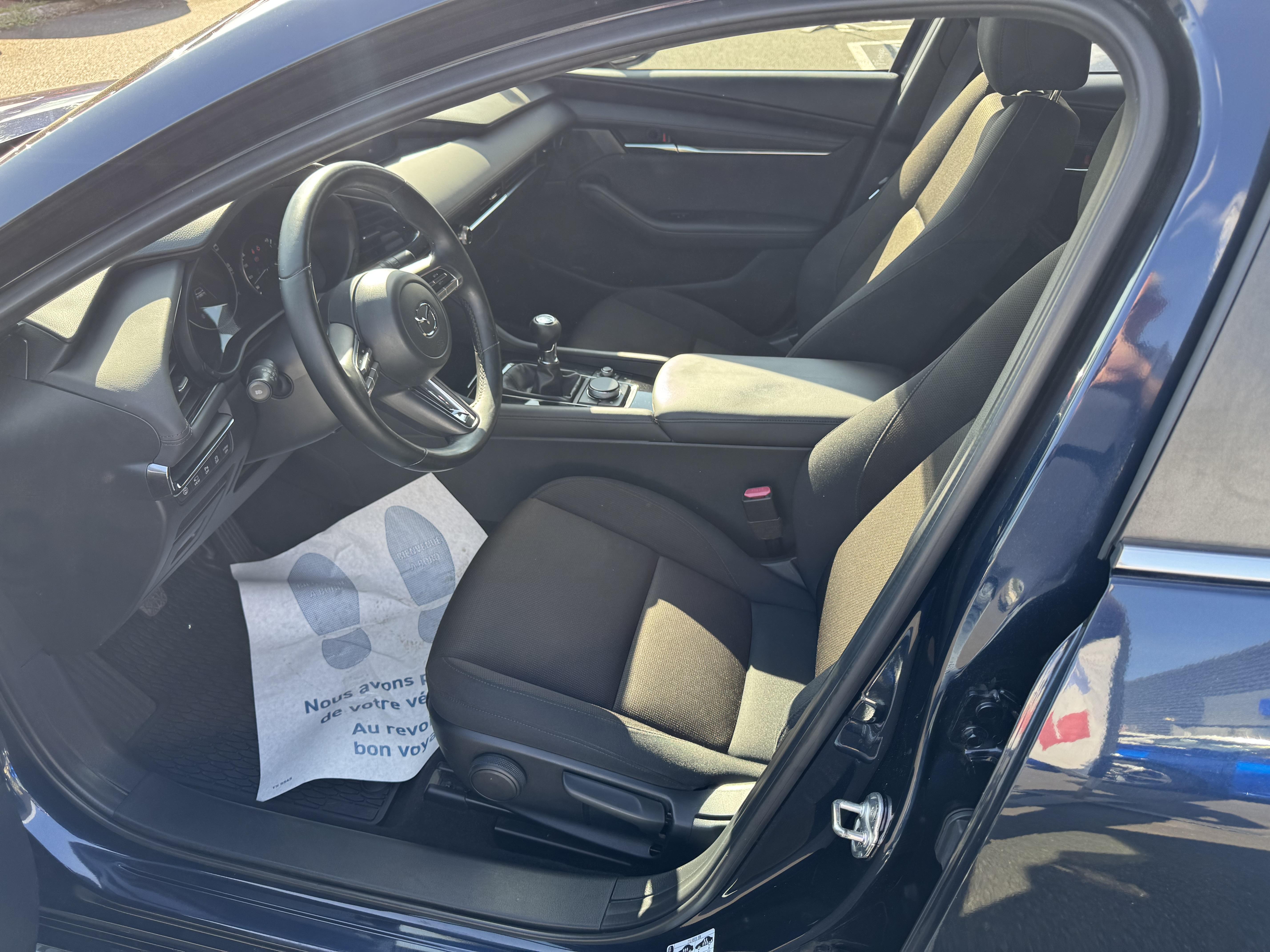 MAZDA Mazda3 5 portes 2.0L SKYACTIV-G M Hybrid 122 ch BVM6 Style - Véhicule Occasion - Océane Auto MAZDA Mazda3 5 portes 2.0L SKYACTIV-G M Hybrid 122 ch BVM6 Style - Véhicule Occasion Océane Auto