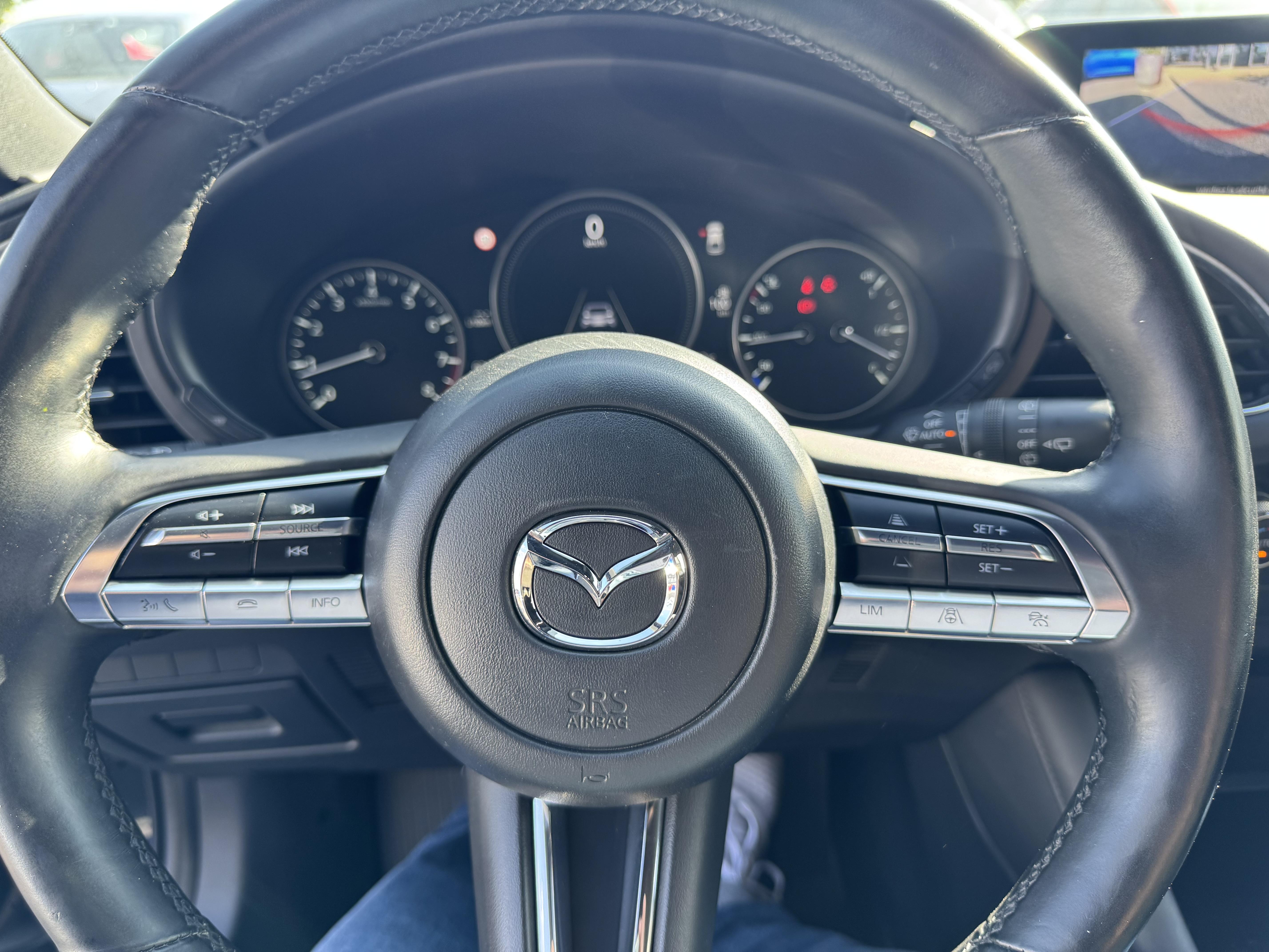MAZDA Mazda3 5 portes 2.0L SKYACTIV-G M Hybrid 122 ch BVM6 Style - Véhicule Occasion - Océane Auto MAZDA Mazda3 5 portes 2.0L SKYACTIV-G M Hybrid 122 ch BVM6 Style - Véhicule Occasion Océane Auto