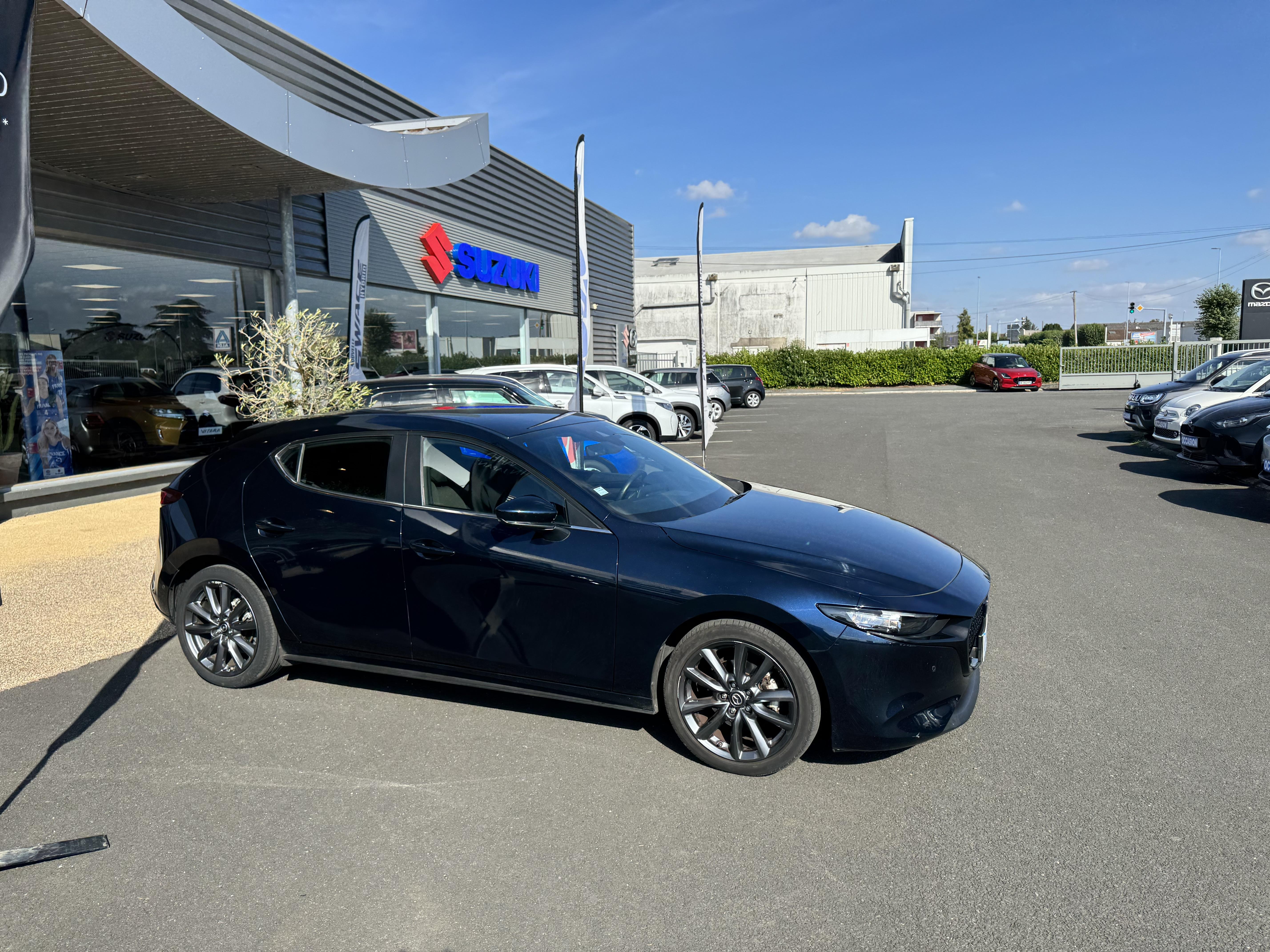 MAZDA Mazda3 5 portes 2.0L SKYACTIV-G M Hybrid 122 ch BVM6 Style - Véhicule Occasion - Océane Auto MAZDA Mazda3 5 portes 2.0L SKYACTIV-G M Hybrid 122 ch BVM6 Style - Véhicule Occasion Océane Auto