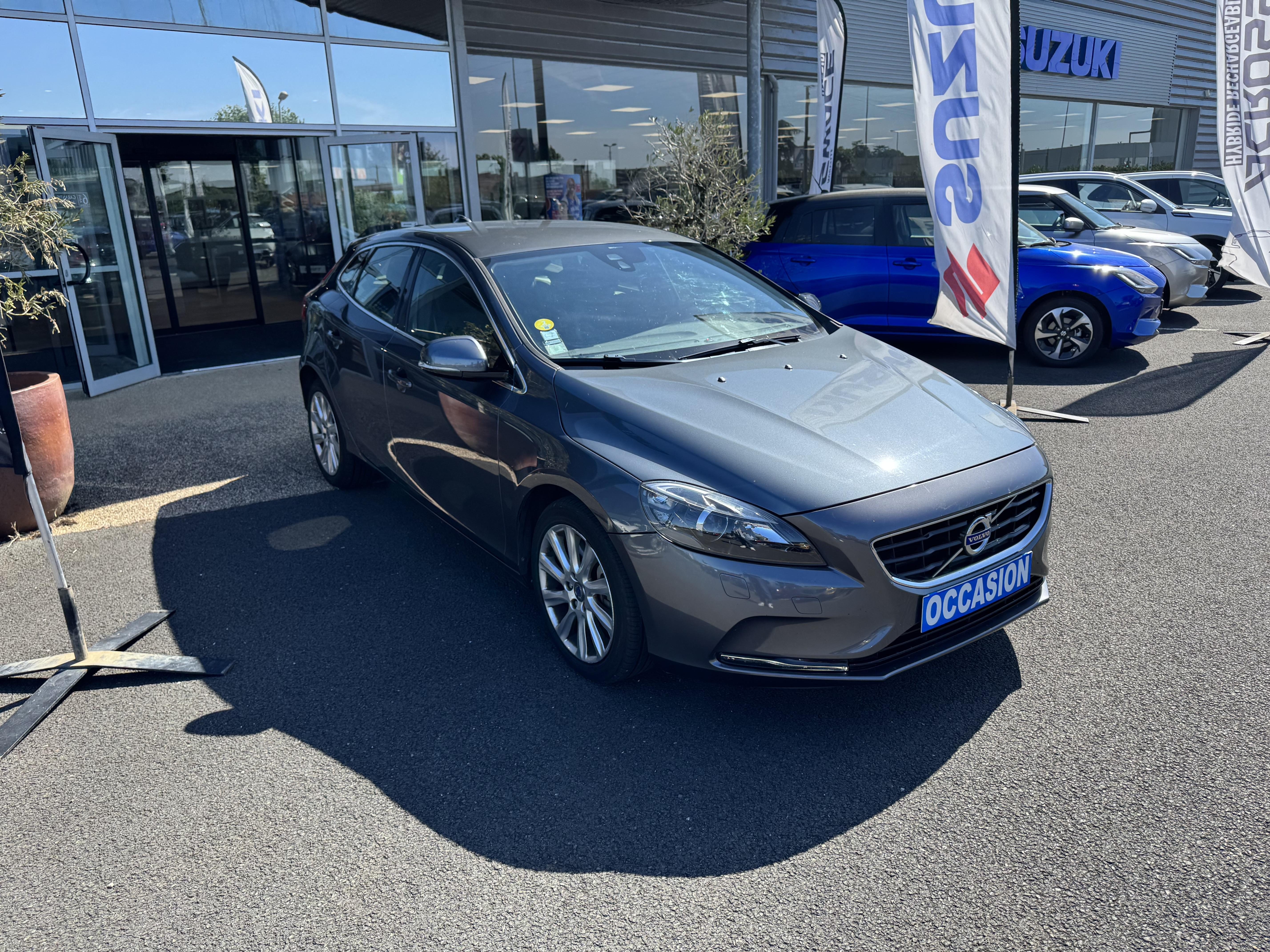 VOLVO V40 D3 150 Summum Geartronic A - Véhicule Occasion - Océane Auto VOLVO V40 D3 150 Summum Geartronic A - Véhicule Occasion Océane Auto
