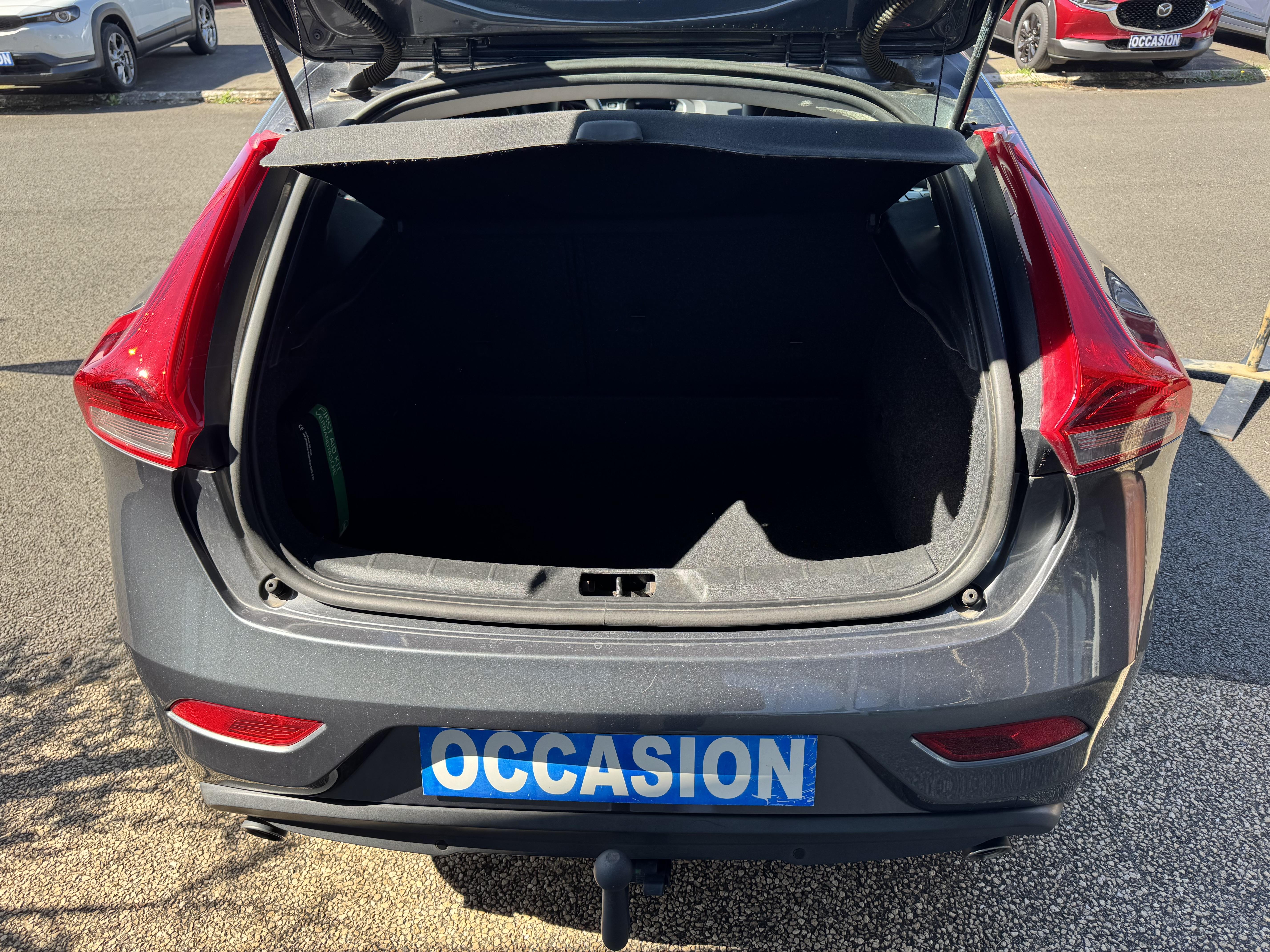 VOLVO V40 D3 150 Summum Geartronic A - Véhicule Occasion - Océane Auto VOLVO V40 D3 150 Summum Geartronic A - Véhicule Occasion Océane Auto