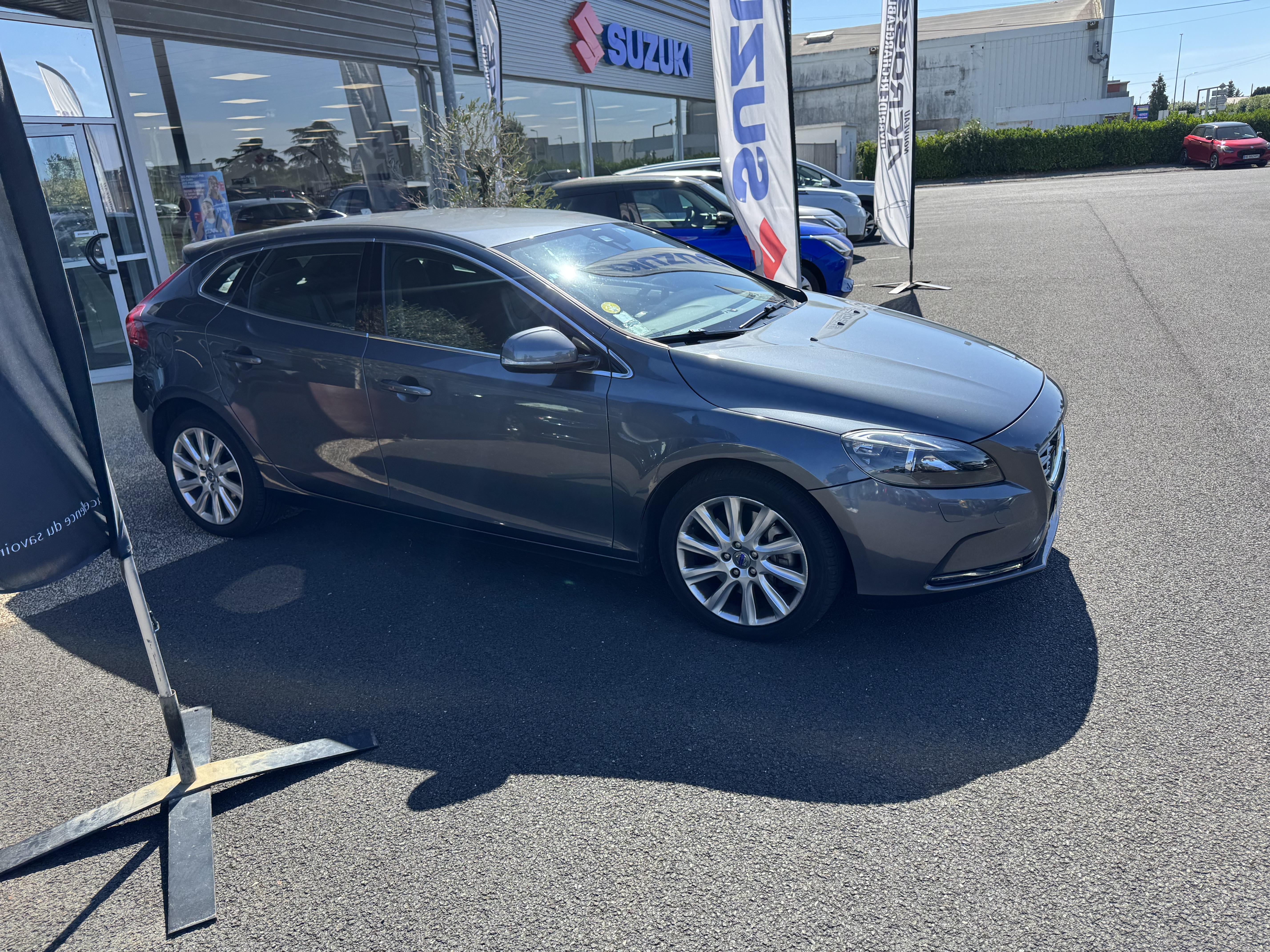 VOLVO V40 D3 150 Summum Geartronic A - Véhicule Occasion - Océane Auto VOLVO V40 D3 150 Summum Geartronic A - Véhicule Occasion Océane Auto