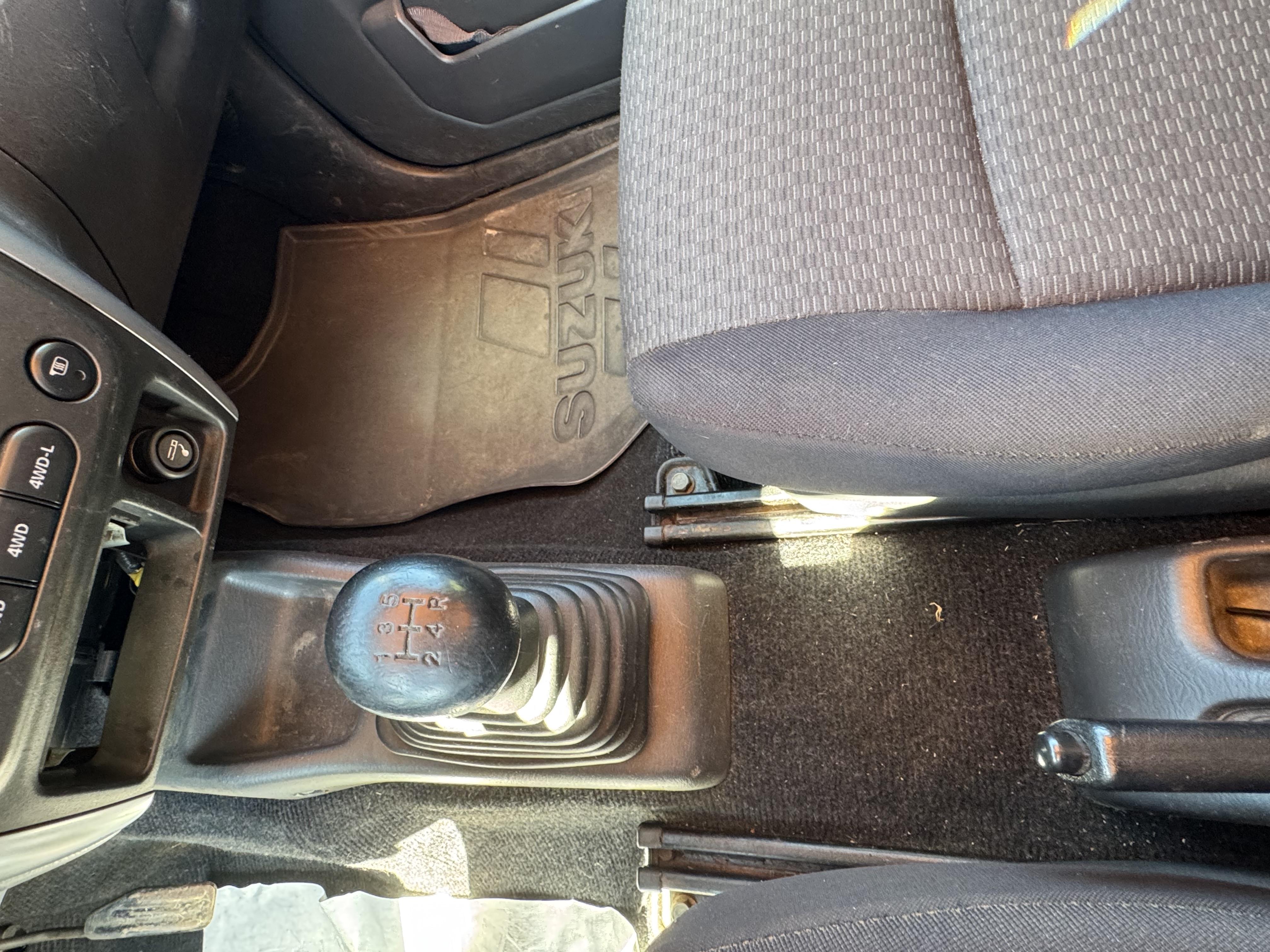 SUZUKI Jimny Cab 1.3 VVT JLX - Véhicule Occasion - Océane Auto SUZUKI Jimny Cab 1.3 VVT JLX - Véhicule Occasion Océane Auto