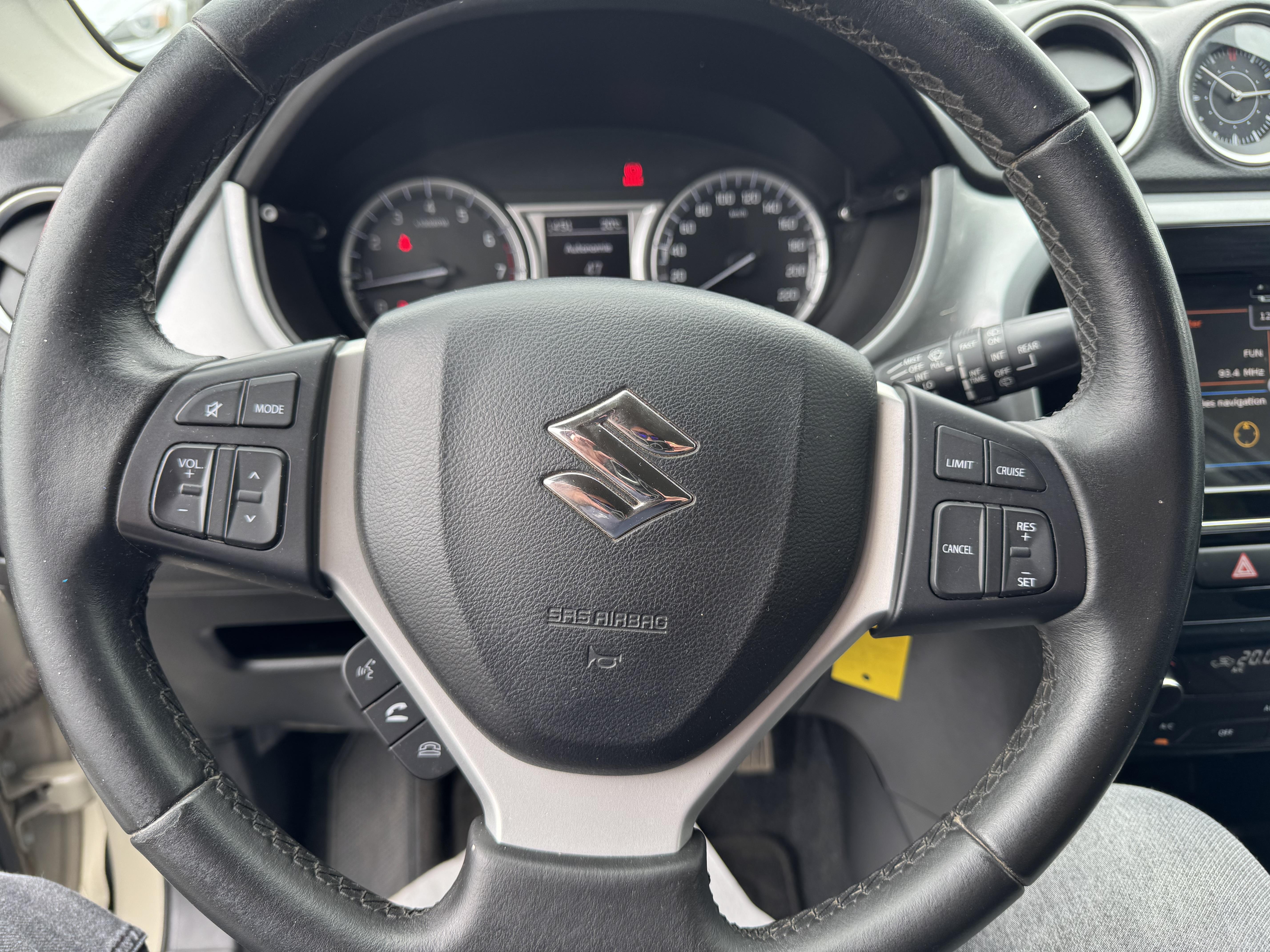 SUZUKI Vitara 1.6 VVT Privilège - Véhicule Occasion - Océane Auto SUZUKI Vitara 1.6 VVT Privilège - Véhicule Occasion Océane Auto