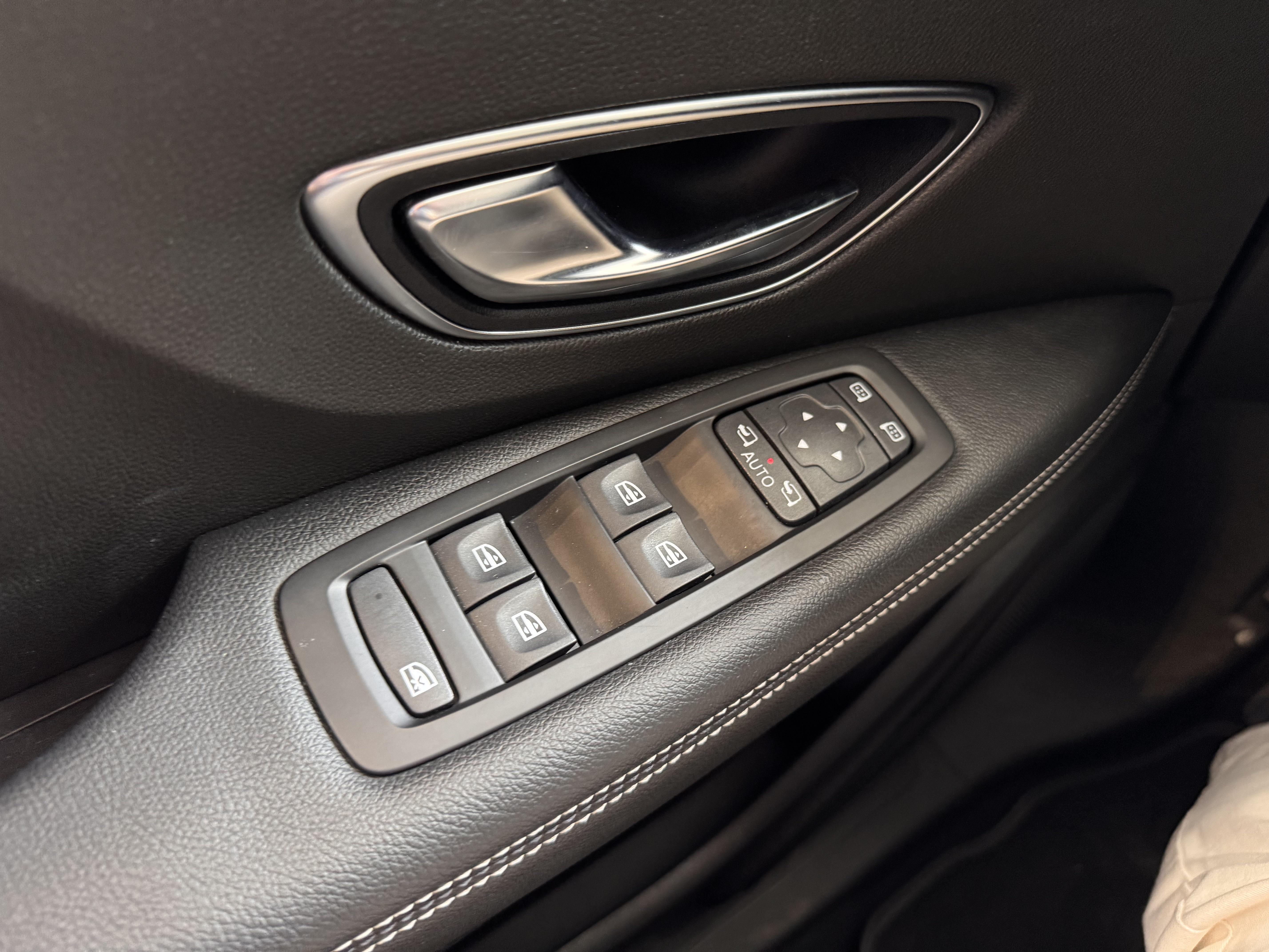 RENAULT Scenic dCi 110 Energy Business - Véhicule Occasion - Océane Auto RENAULT Scenic dCi 110 Energy Business - Véhicule Occasion Océane Auto