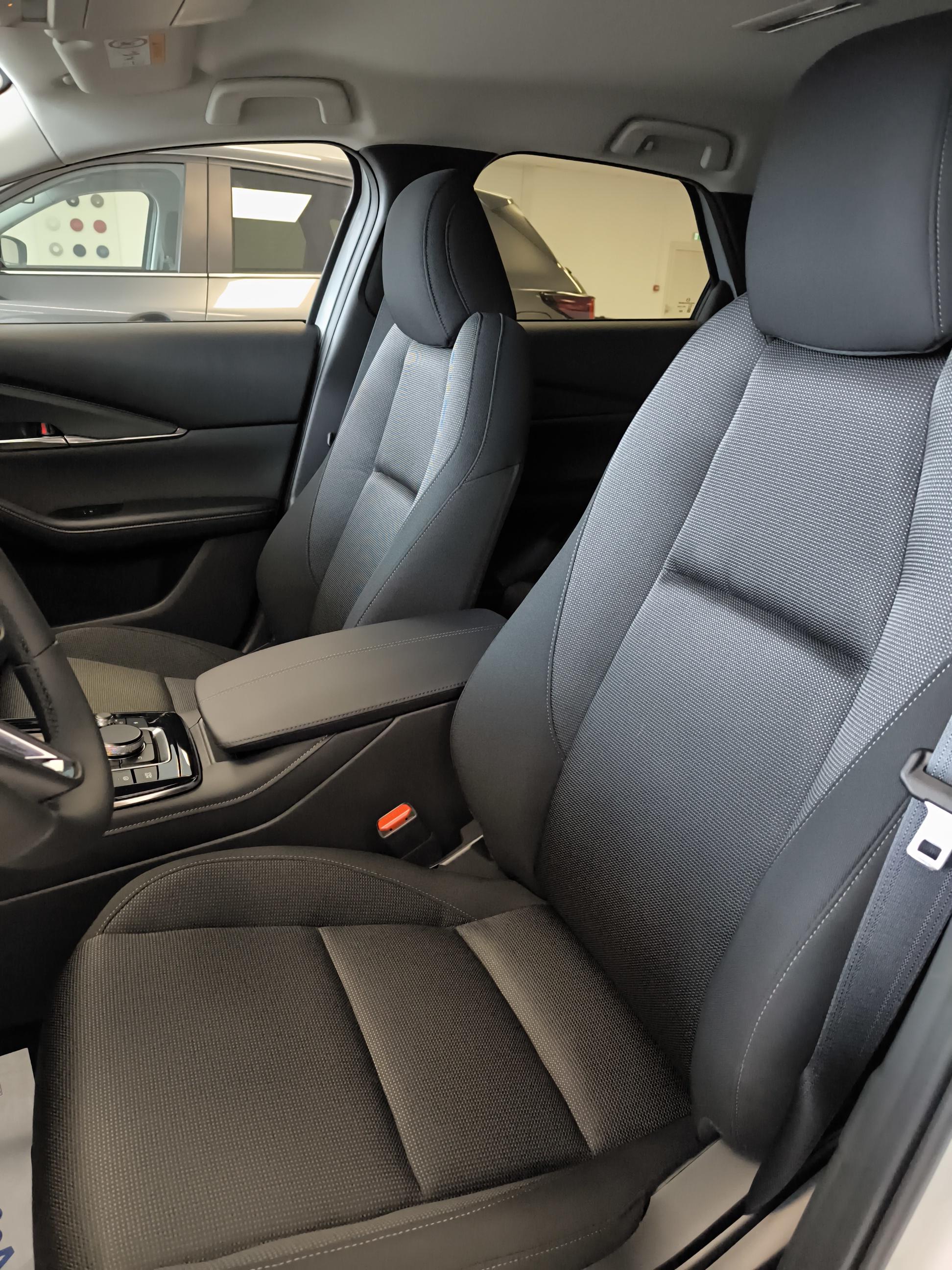 MAZDA CX-30 2.5L e-SKYACTIV G M Hybrid 140 ch 4x2 BVA6 Exclusive-Line - Véhicule Occasion - Océane Auto MAZDA CX-30 2.5L e-SKYACTIV G M Hybrid 140 ch 4x2 BVA6 Exclusive-Line - Véhicule Occasion Océane Auto