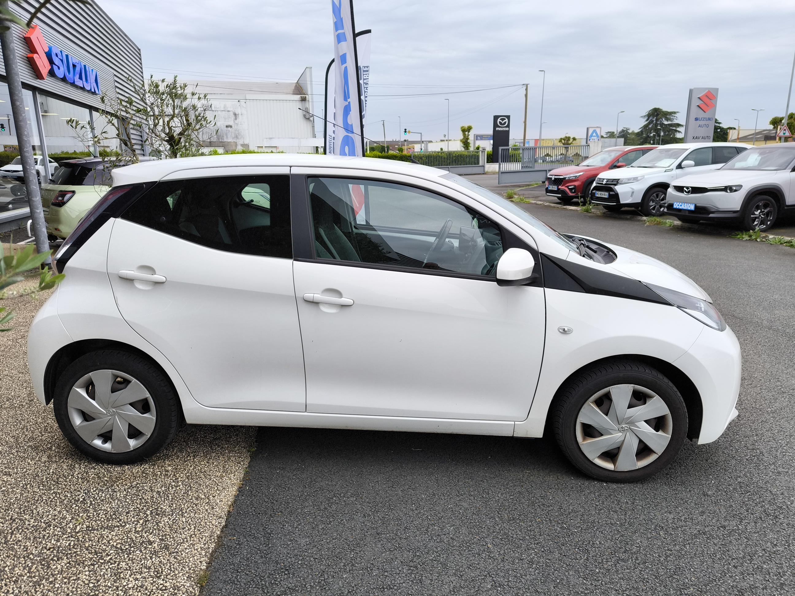 TOYOTA Aygo 1.0 VVT-i x-play - Véhicule Occasion - Océane Auto TOYOTA Aygo 1.0 VVT-i x-play - Véhicule Occasion Océane Auto