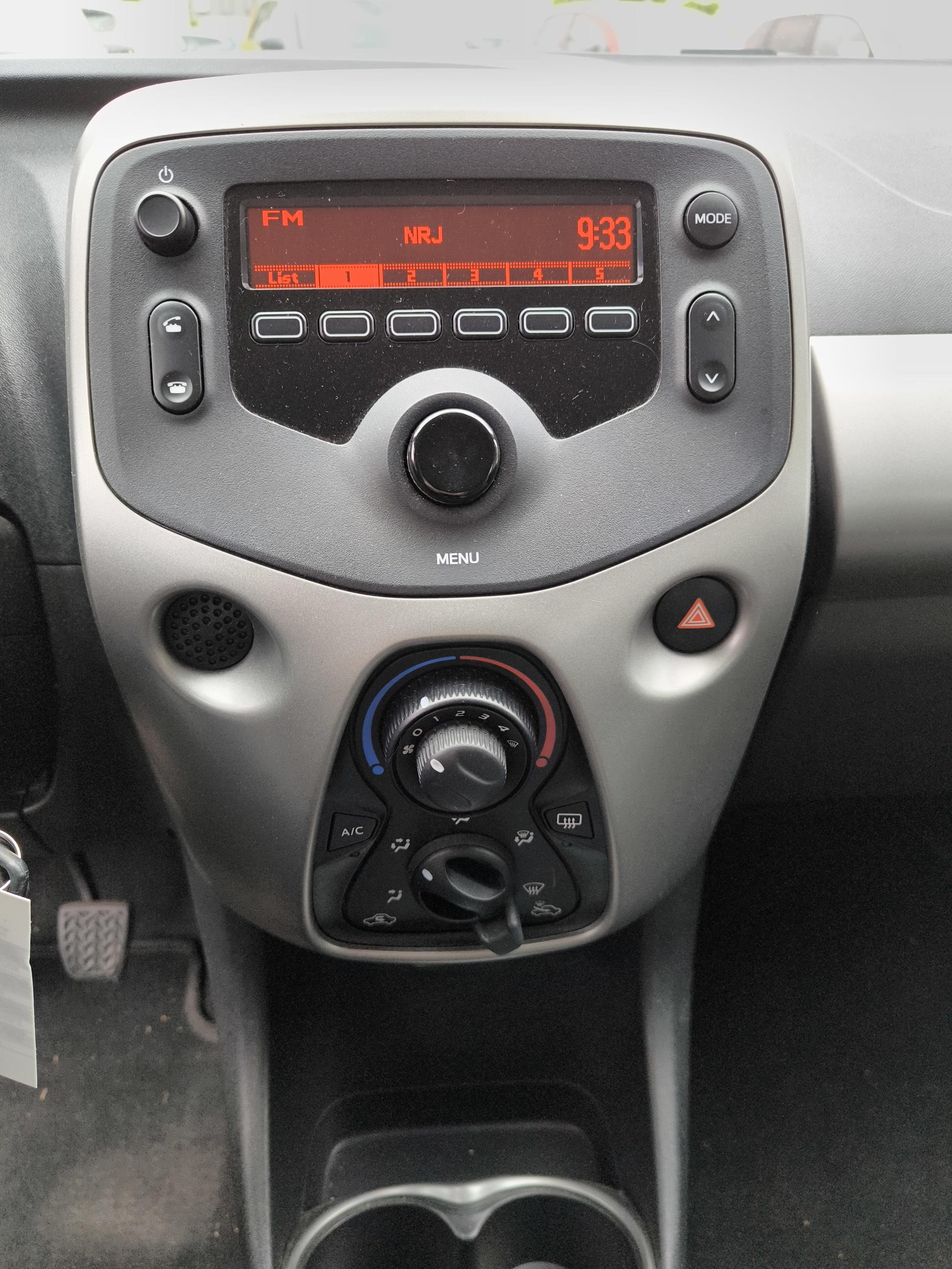 TOYOTA Aygo 1.0 VVT-i x-play - Véhicule Occasion - Océane Auto TOYOTA Aygo 1.0 VVT-i x-play - Véhicule Occasion Océane Auto
