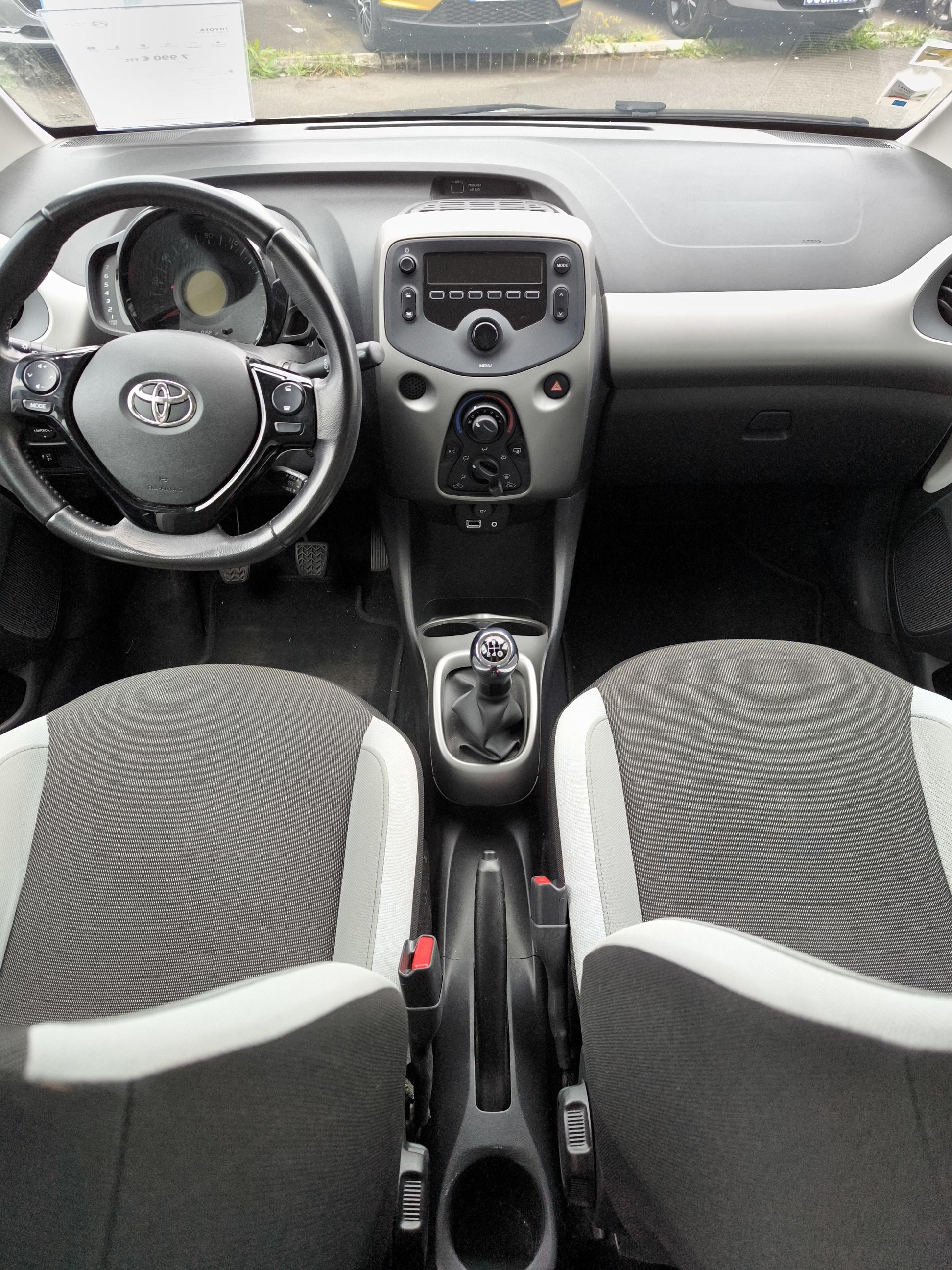 TOYOTA Aygo 1.0 VVT-i x-play - Véhicule Occasion - Océane Auto TOYOTA Aygo 1.0 VVT-i x-play - Véhicule Occasion Océane Auto
