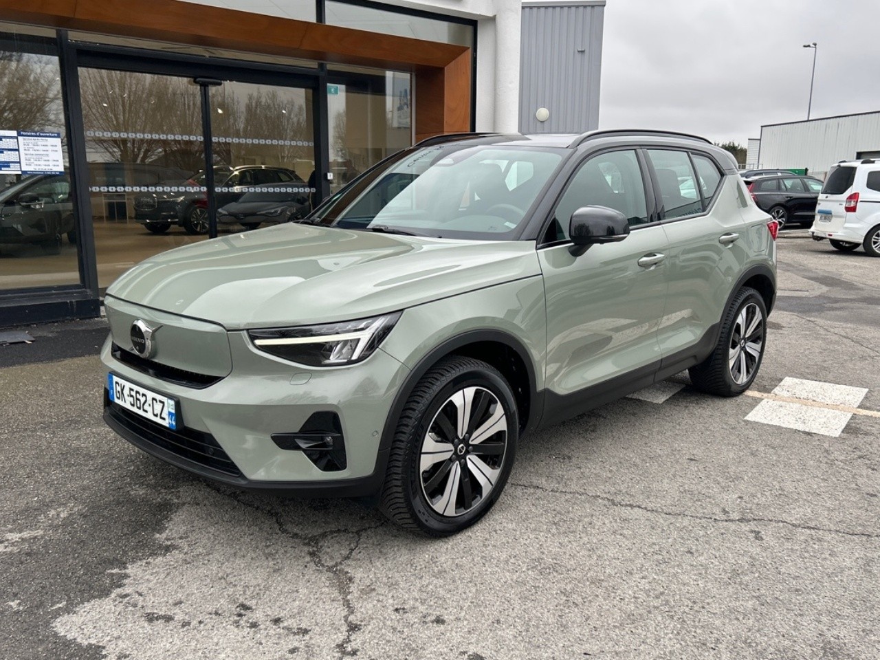 VOLVO XC40