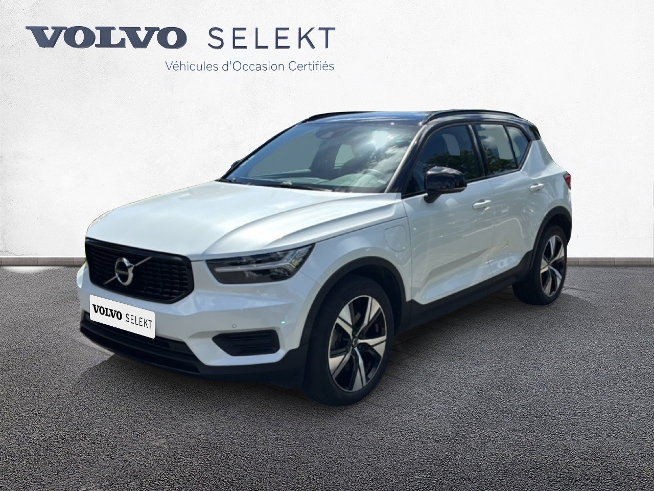 VOLVO XC40
