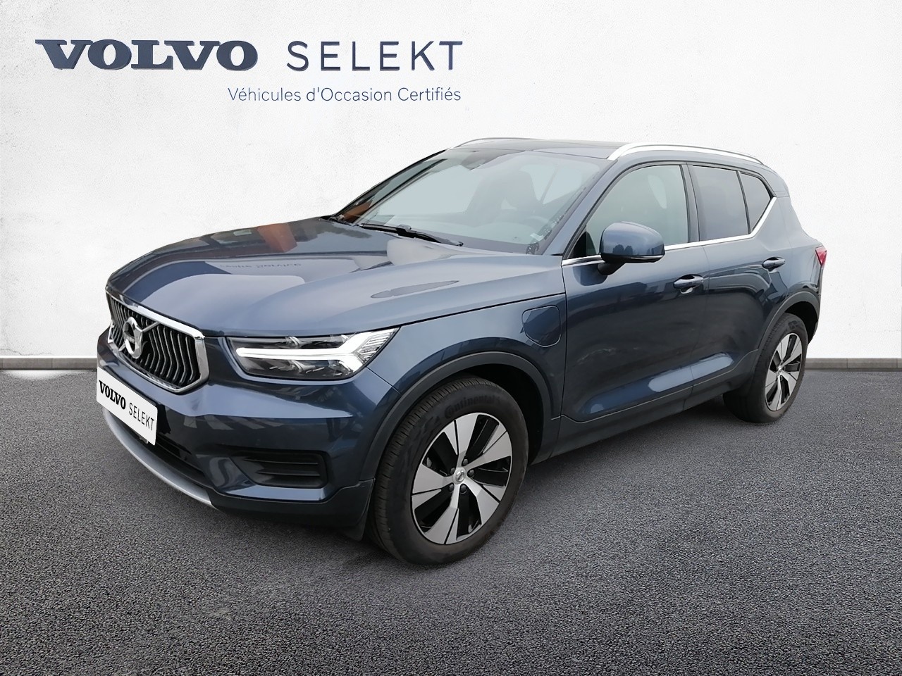 VOLVO XC40
