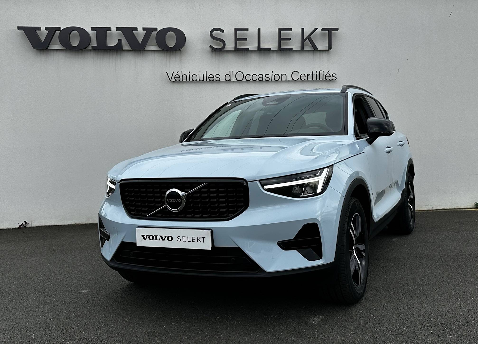 VOLVO XC40