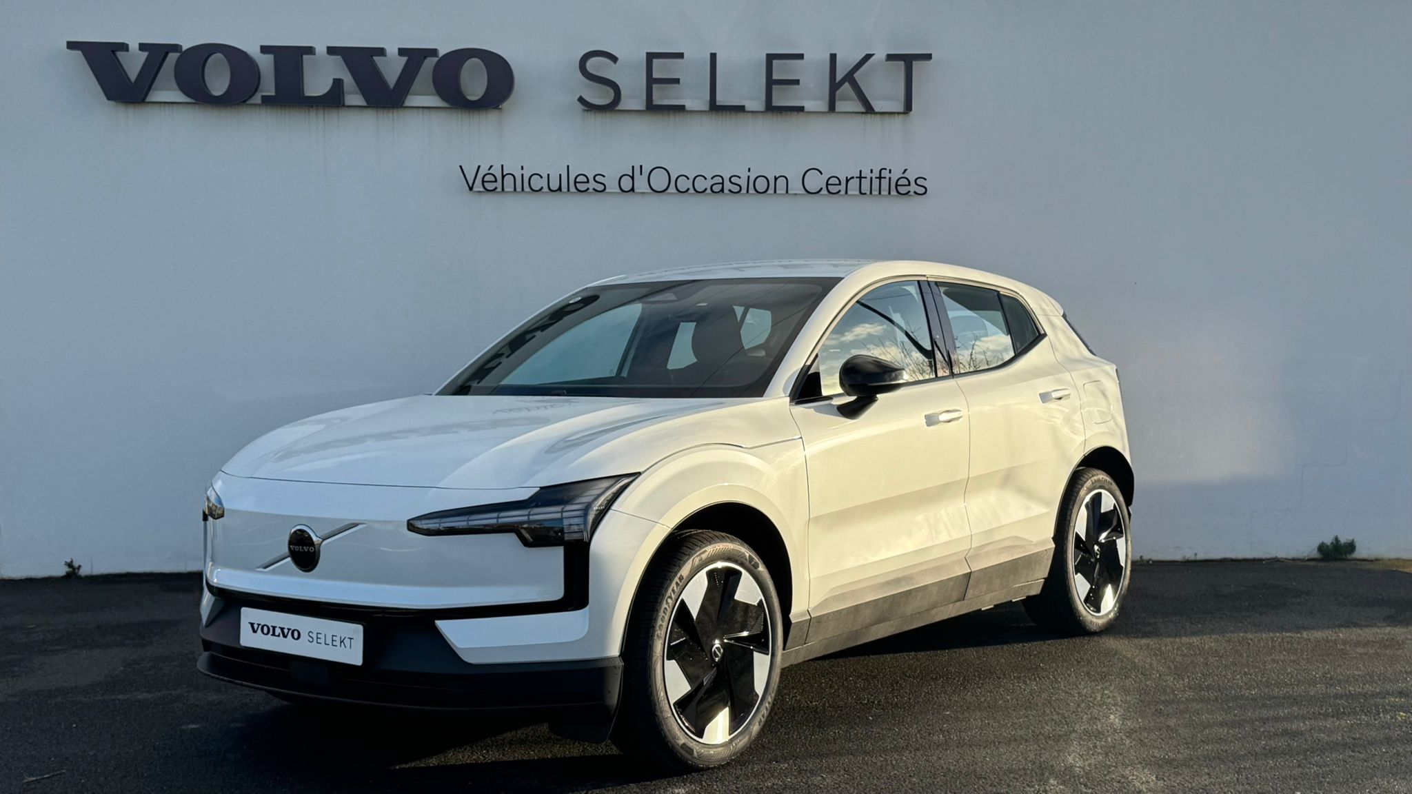 VOLVO EX30