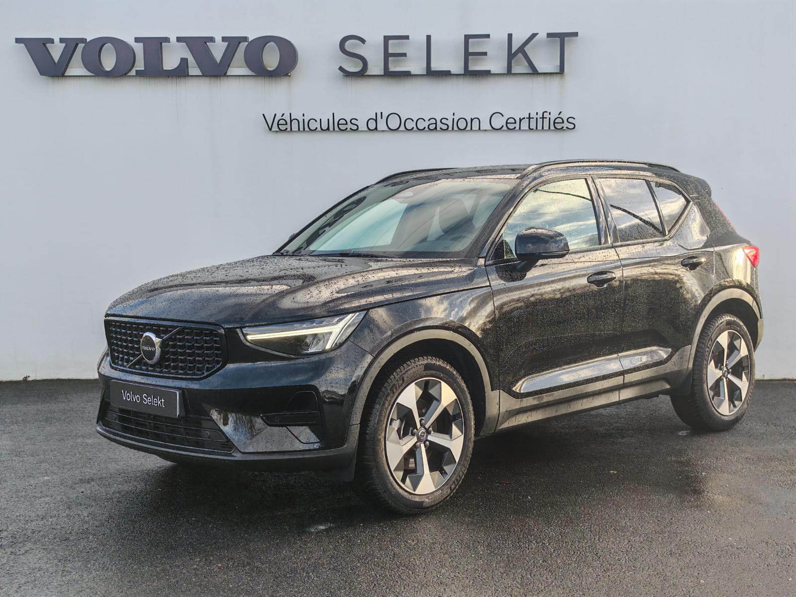 VOLVO XC40