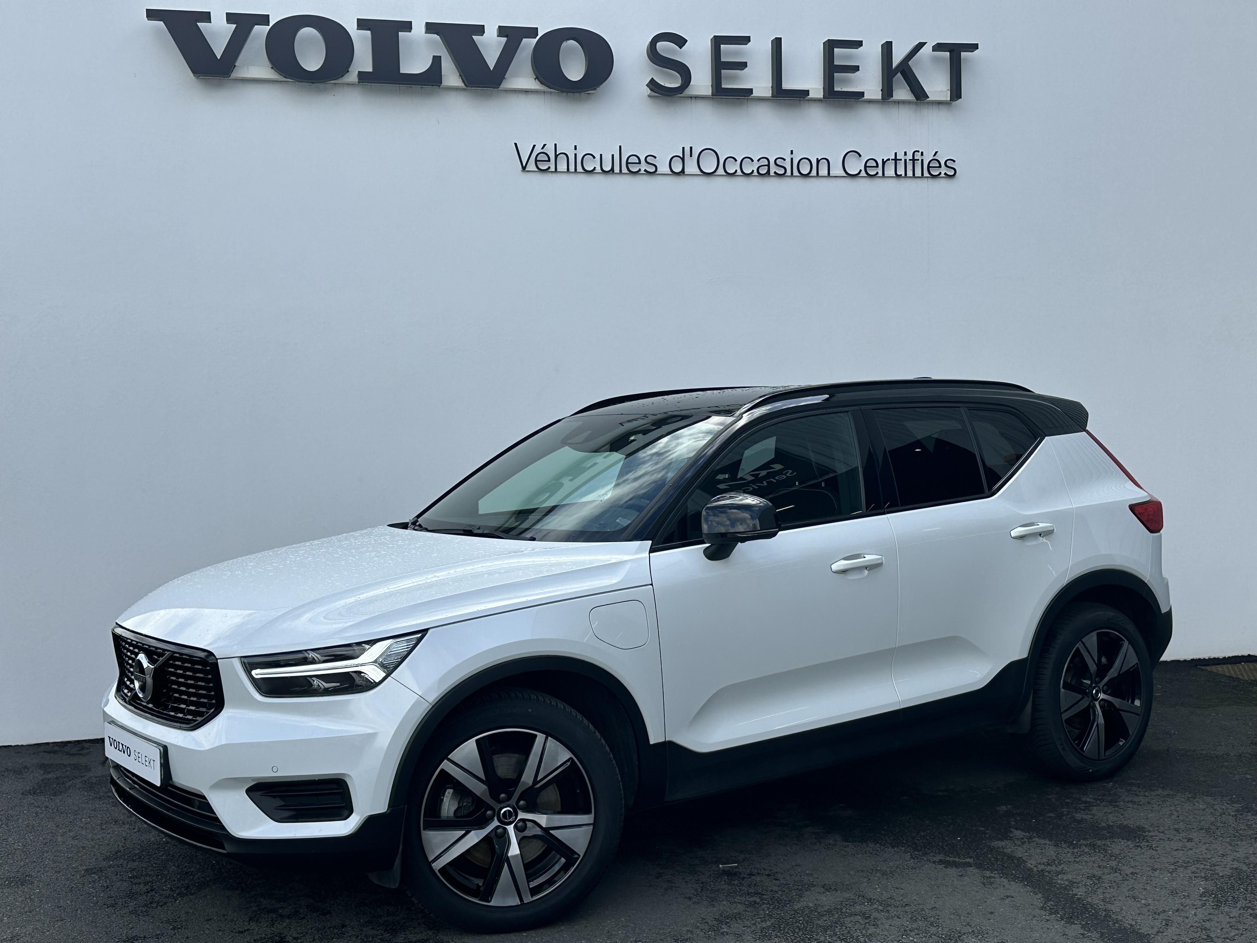 VOLVO XC40