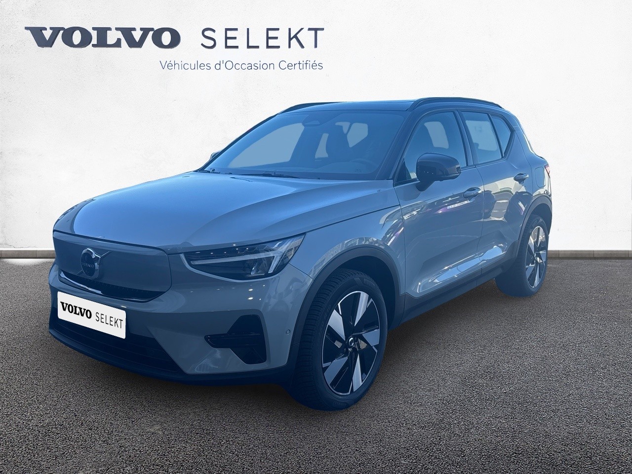VOLVO EX40