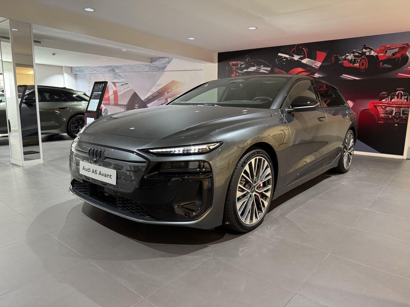 AUDI S6 E-TRON AVANT