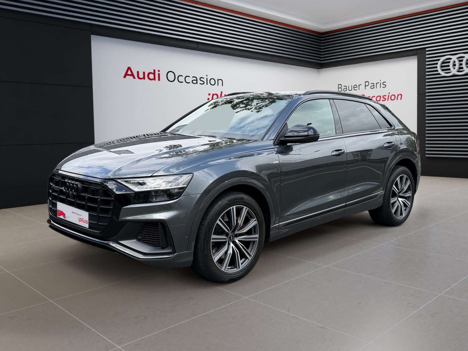 AUDI Q8