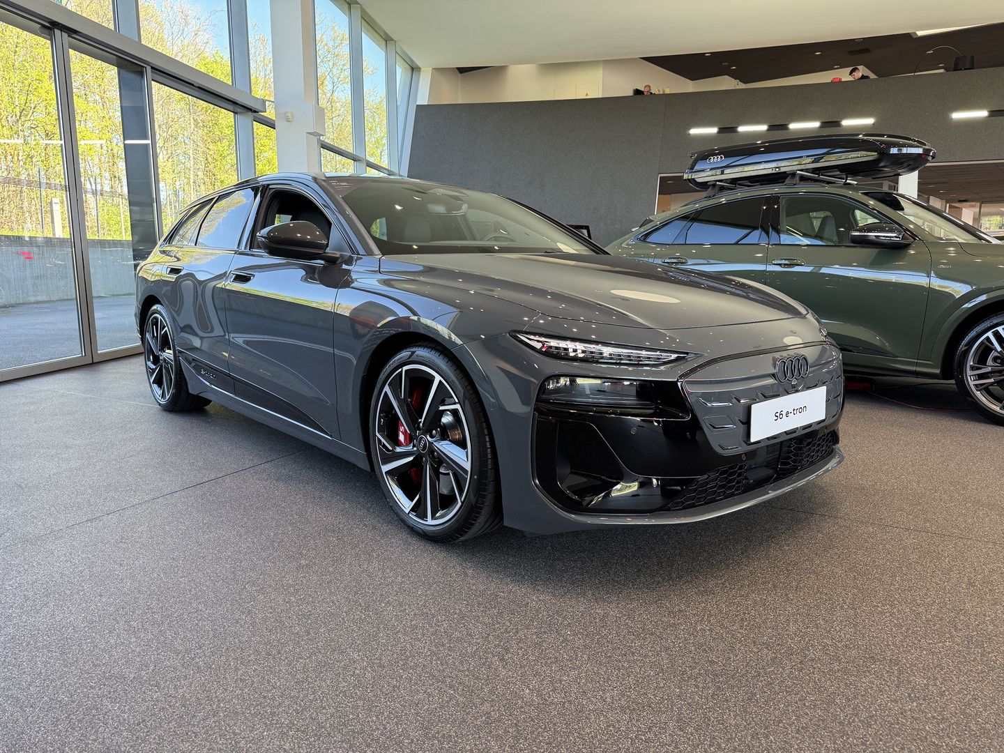 AUDI S6 E-TRON AVANT