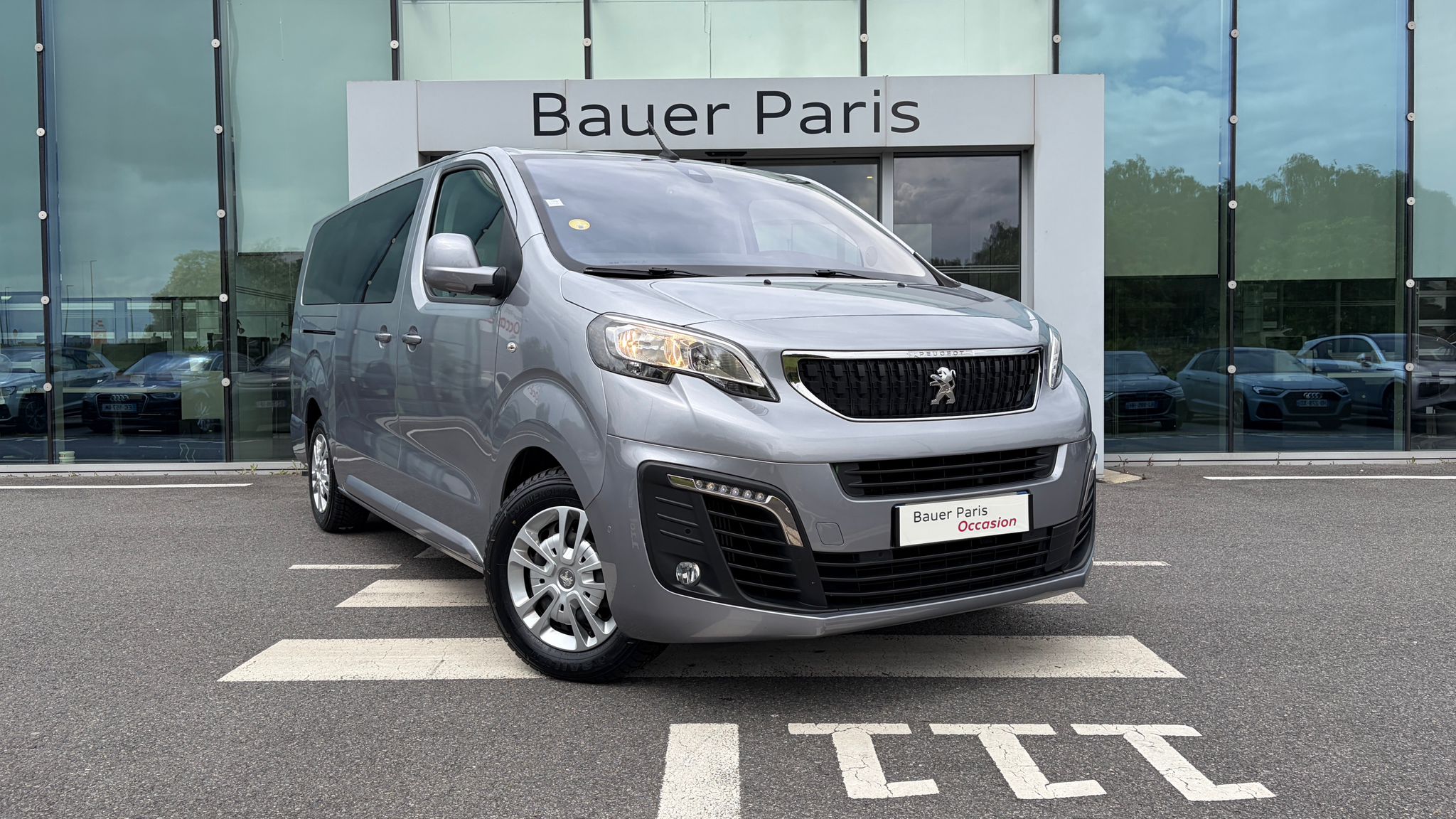 PEUGEOT TRAVELLER BUSINESS