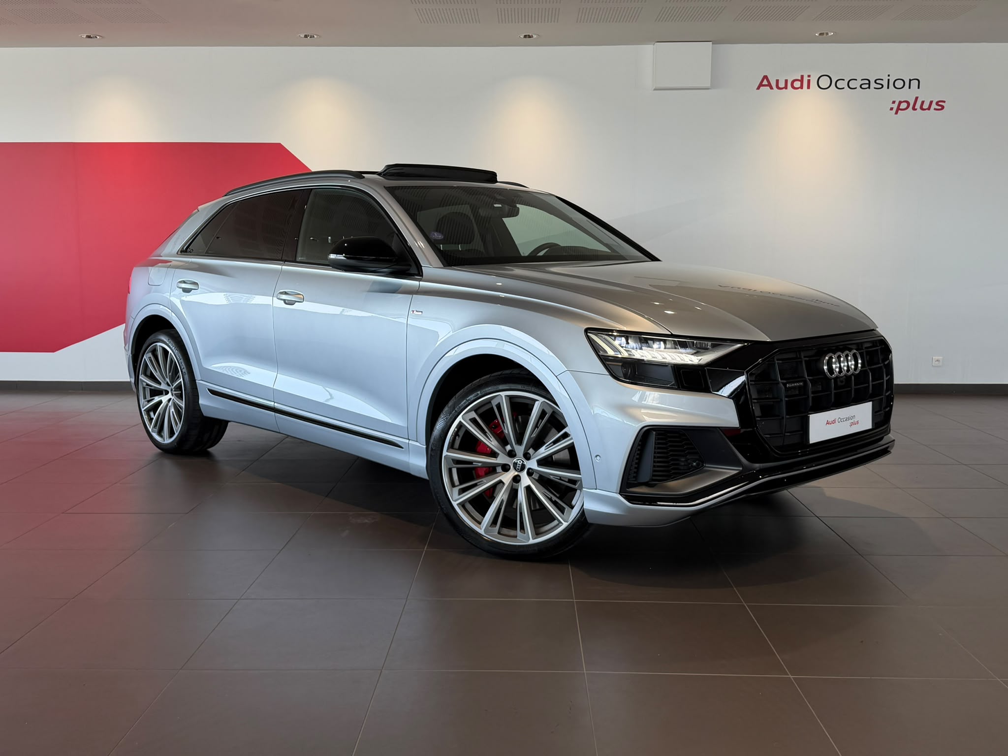 AUDI Q8
