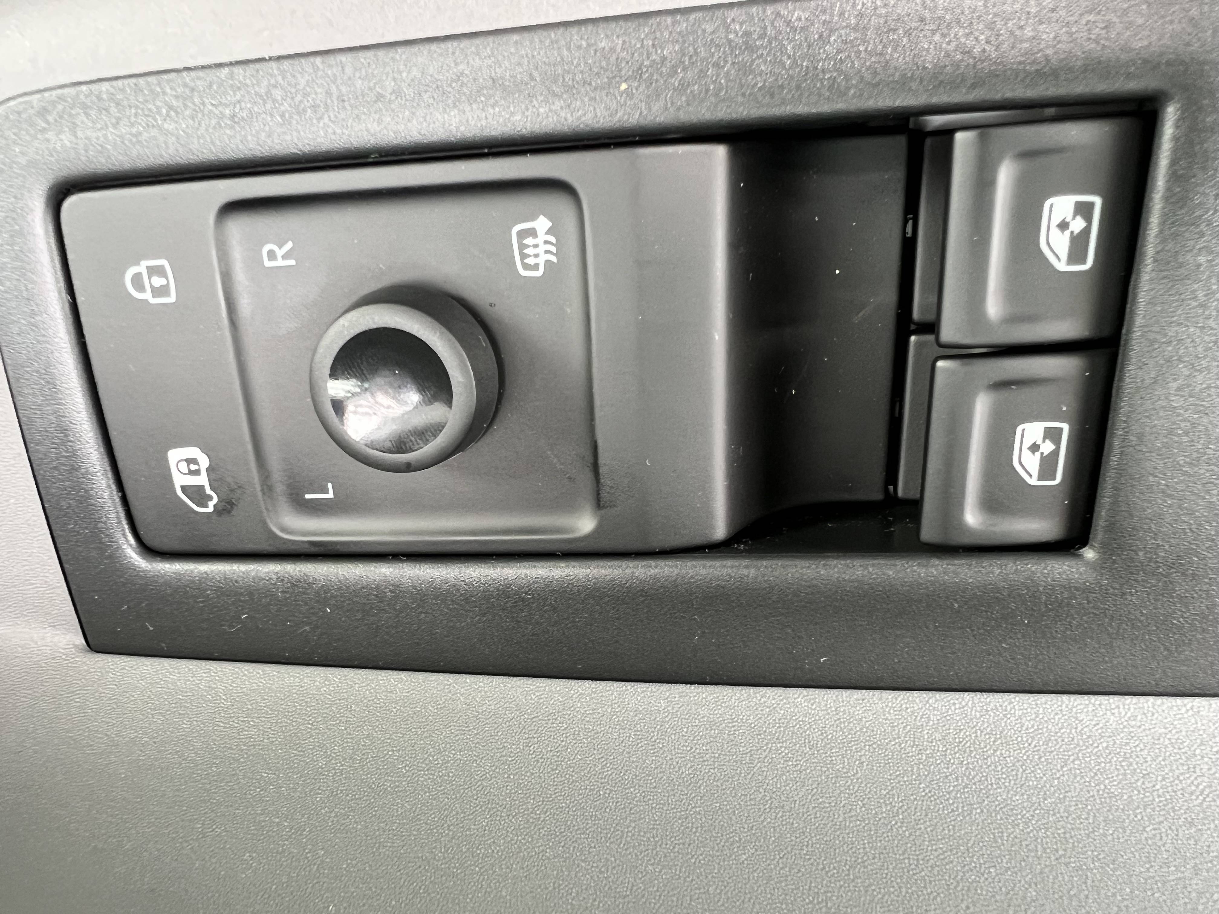 VOLKSWAGEN UTILITAIRES ID. BUZZ CARGO