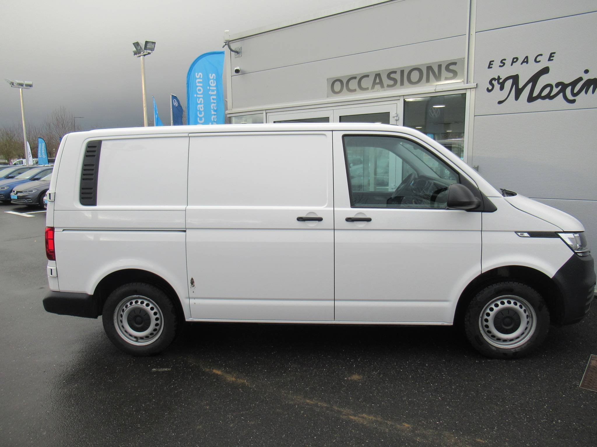 VOLKSWAGEN UTILITAIRES TRANSPORTER 6.1 VAN