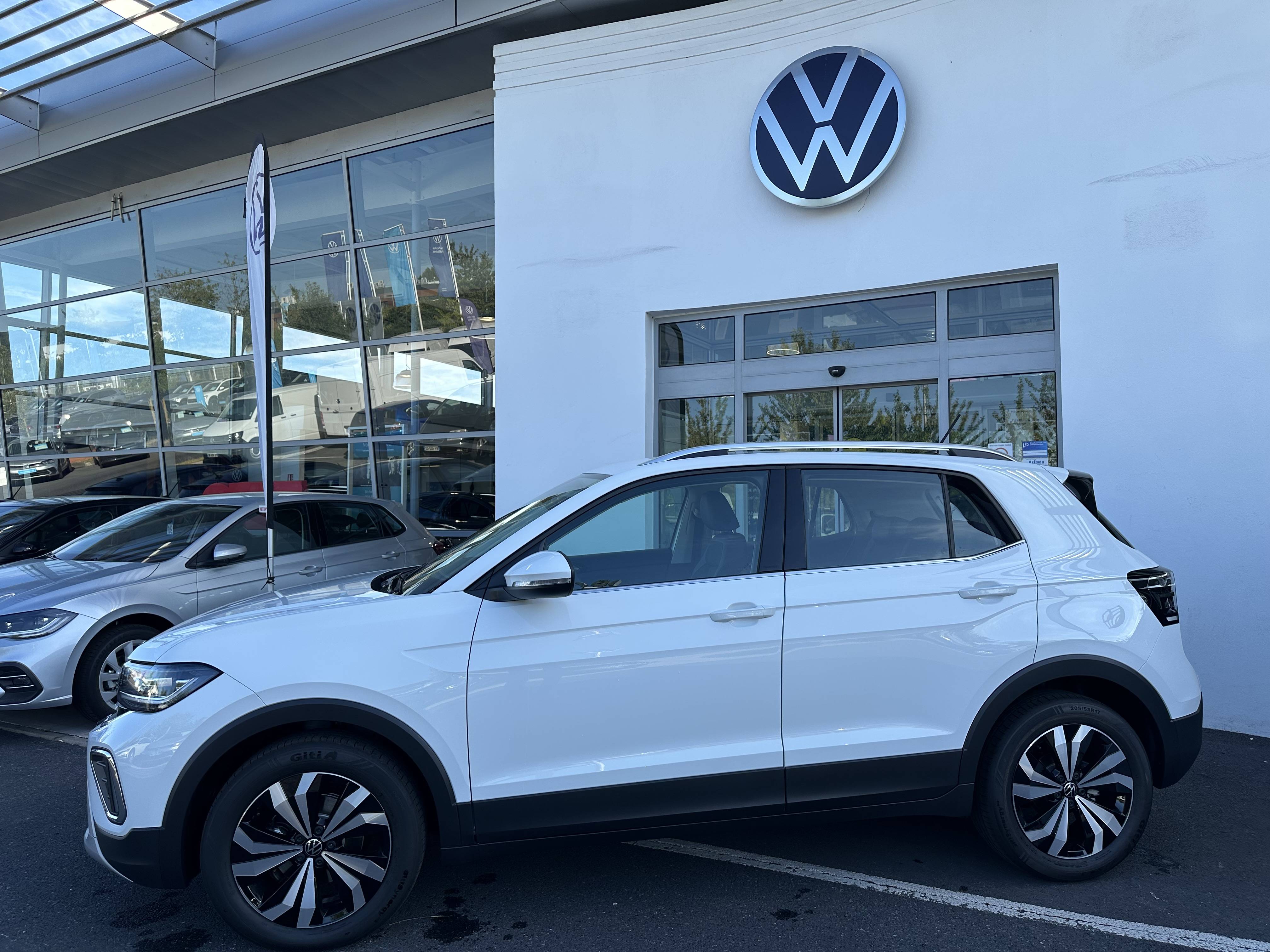 VOLKSWAGEN T-CROSS
