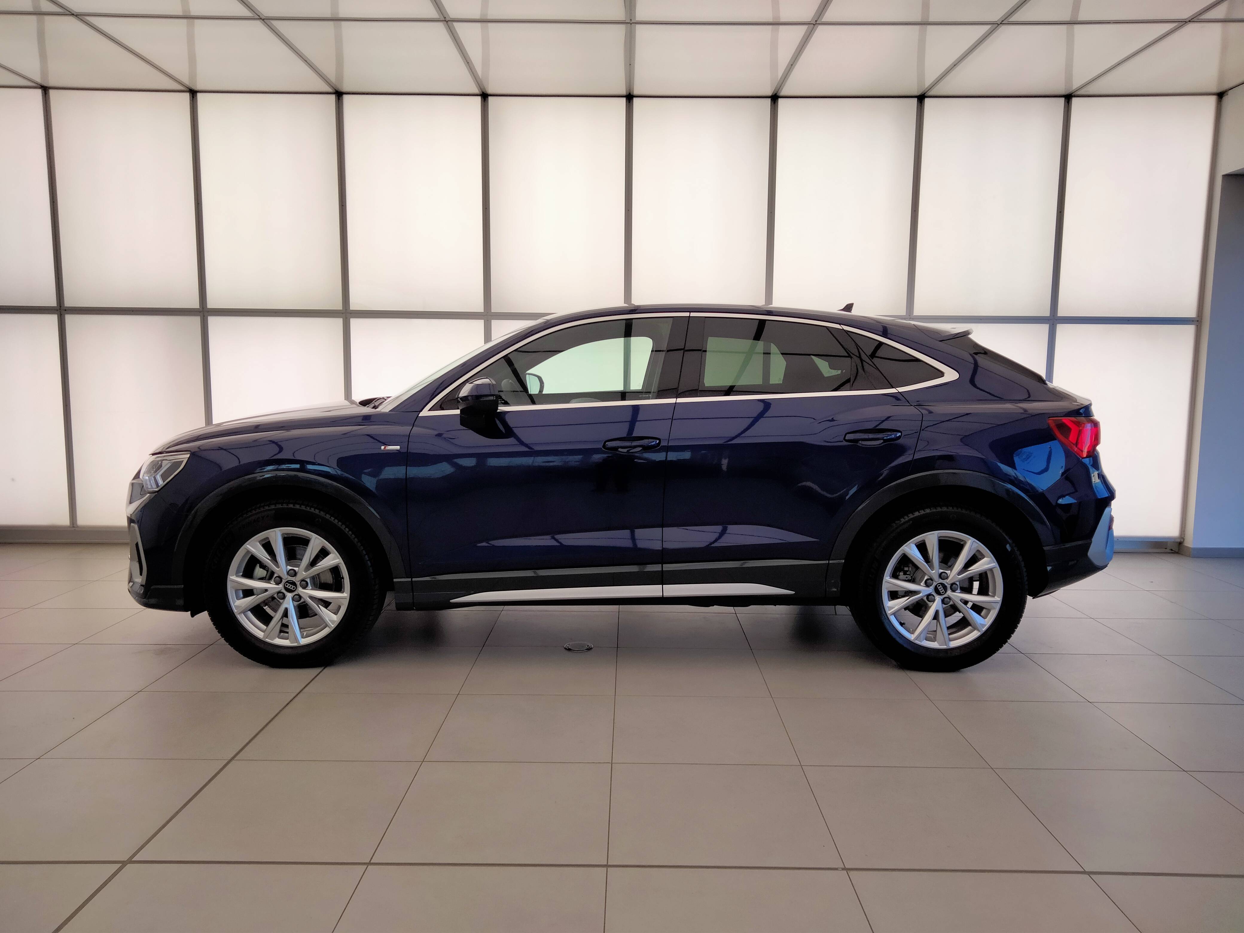 AUDI Q3 SPORTBACK