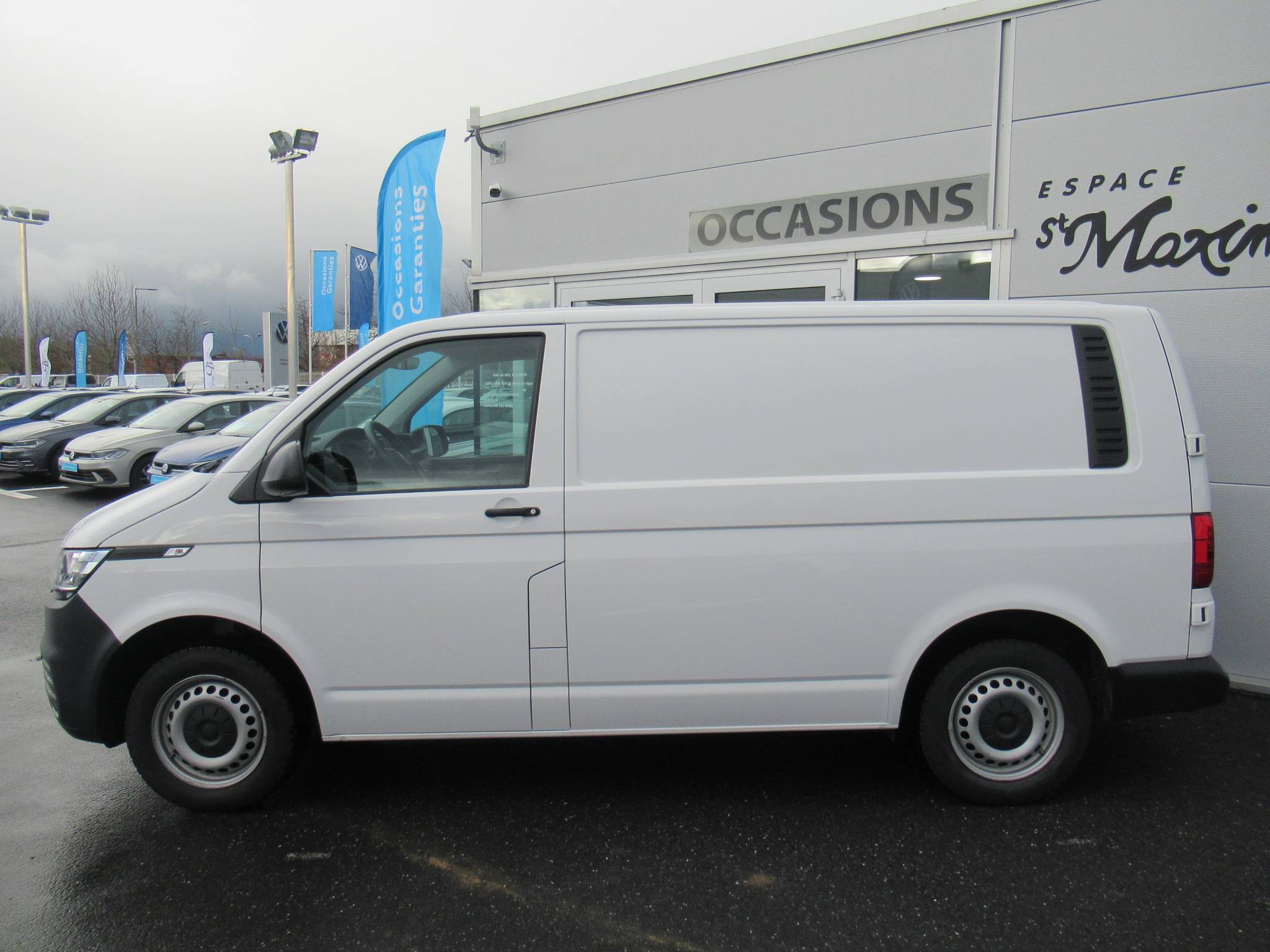 VOLKSWAGEN UTILITAIRES TRANSPORTER 6.1 VAN