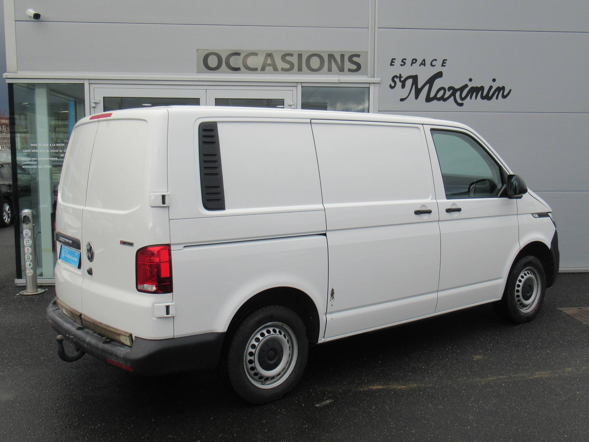 VOLKSWAGEN UTILITAIRES TRANSPORTER 6.1 VAN