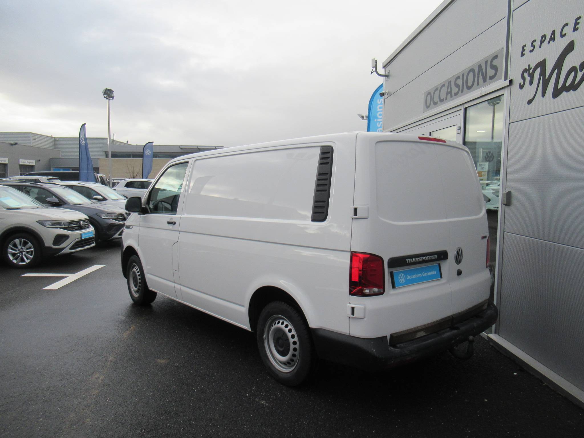 VOLKSWAGEN UTILITAIRES TRANSPORTER 6.1 VAN