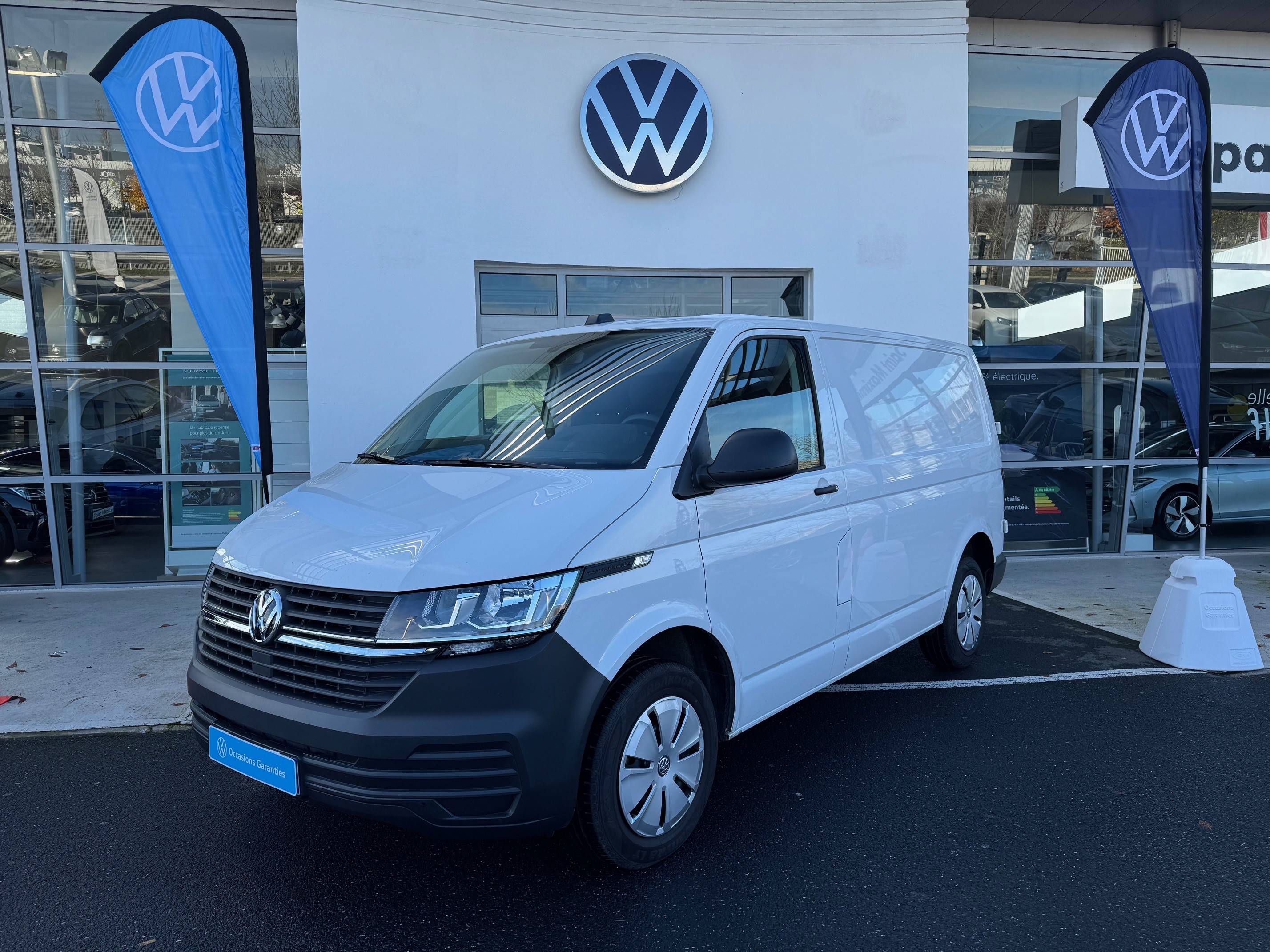 VOLKSWAGEN UTILITAIRES TRANSPORTER 6.1 VAN