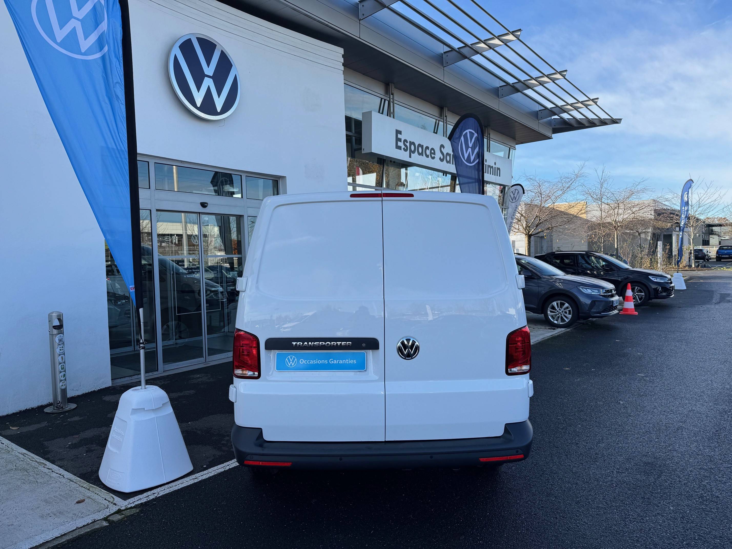 VOLKSWAGEN UTILITAIRES TRANSPORTER 6.1 VAN
