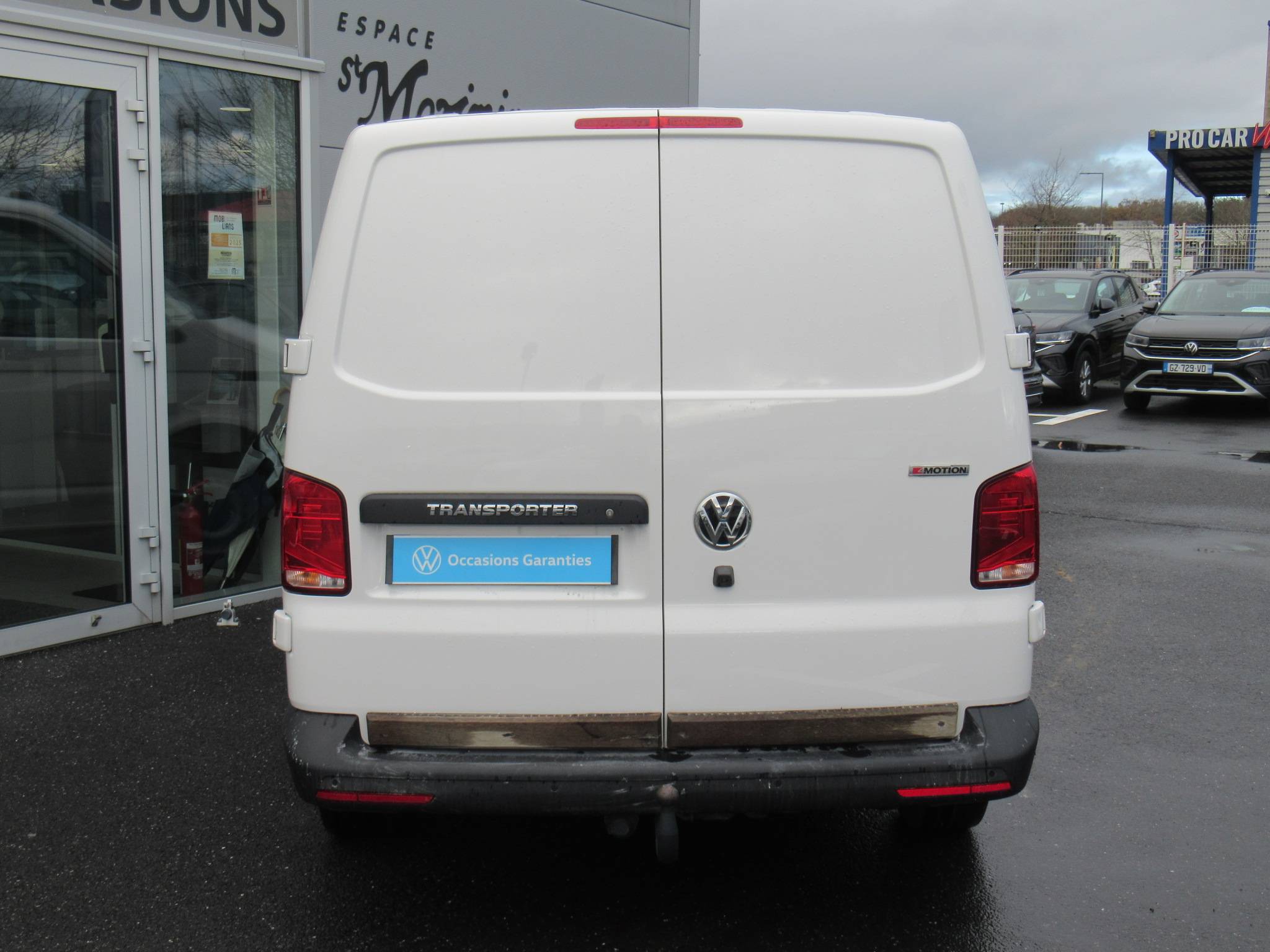 VOLKSWAGEN UTILITAIRES TRANSPORTER 6.1 VAN