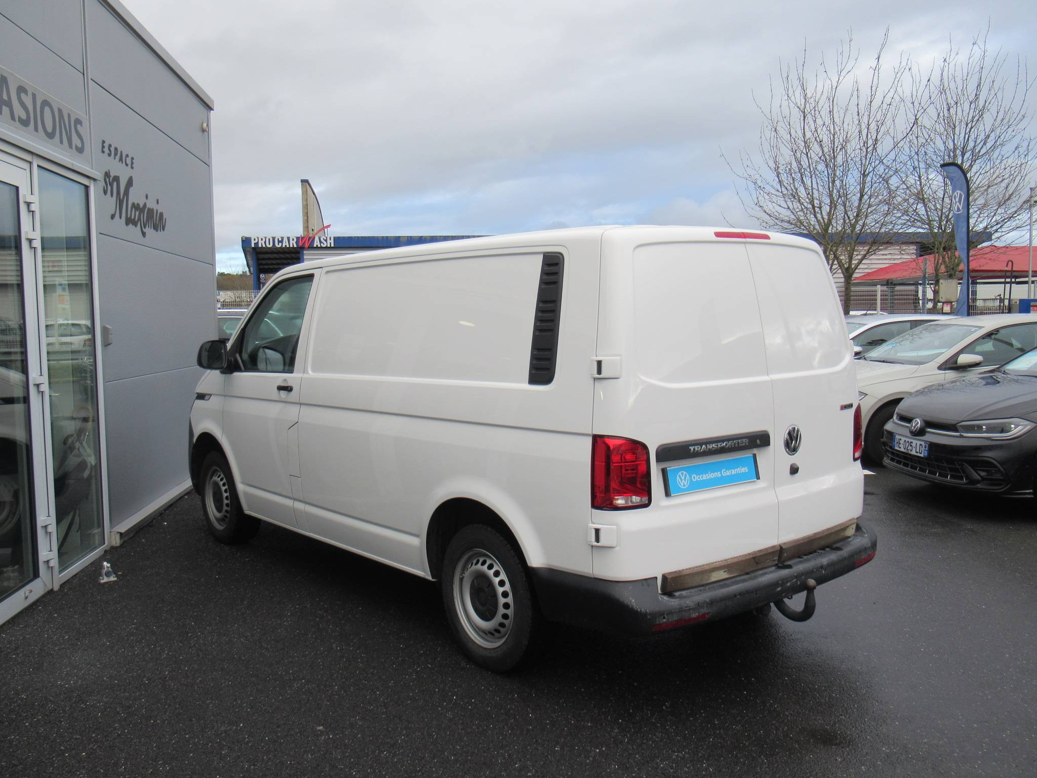 VOLKSWAGEN UTILITAIRES TRANSPORTER 6.1 VAN
